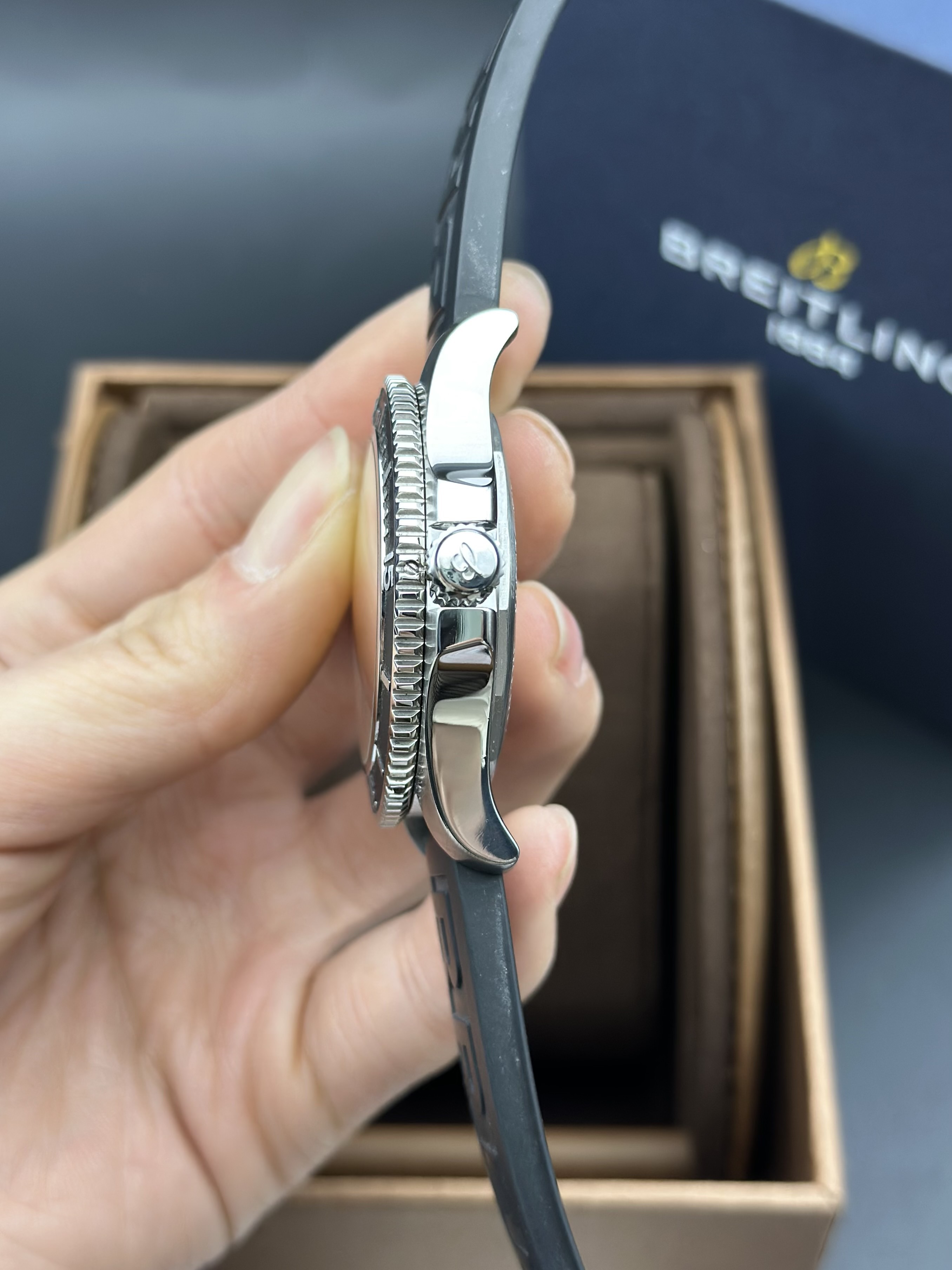 Breitling A17366D71I1S1 detail 3