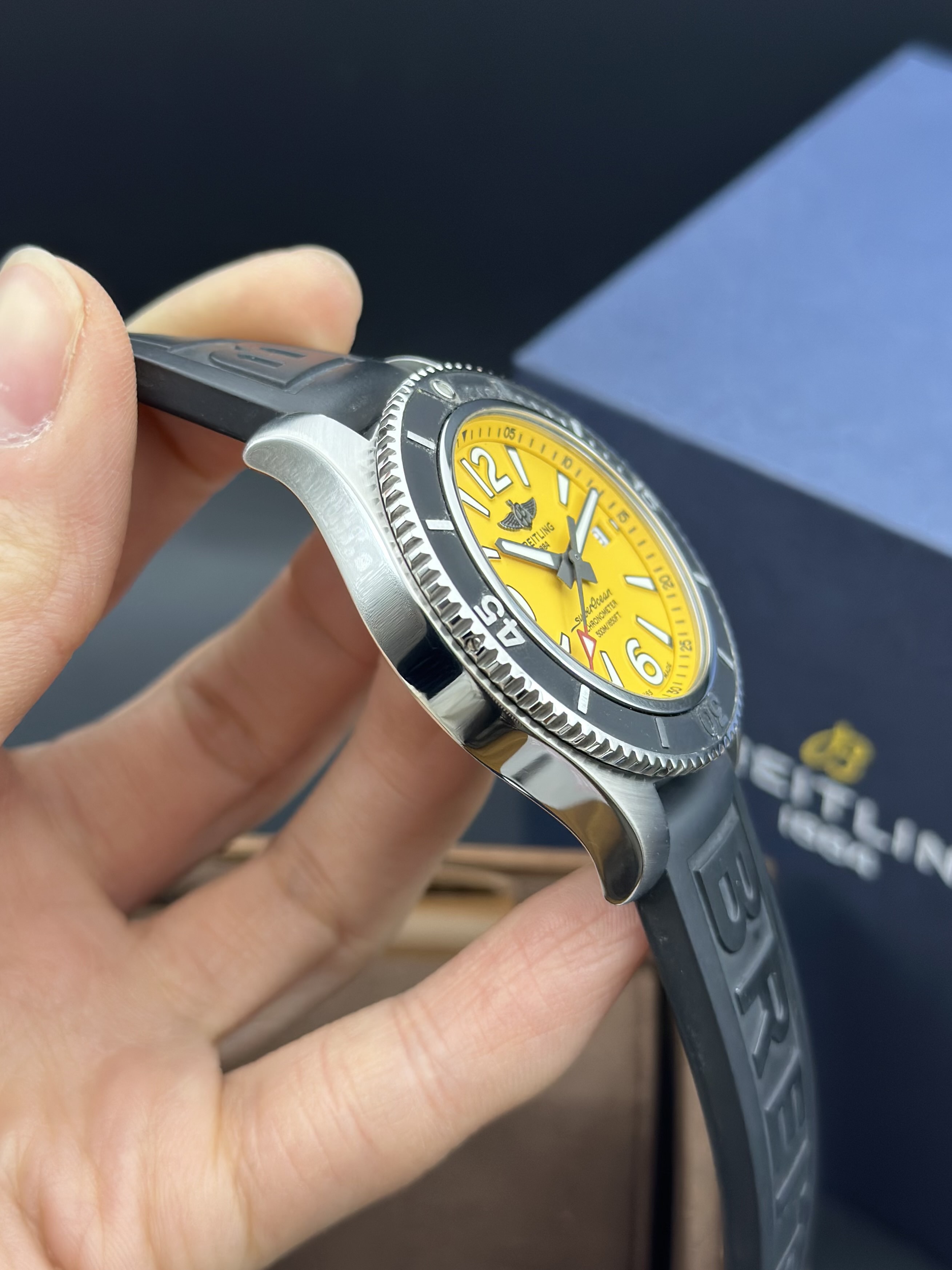 Breitling A17366D71I1S1 detail 2