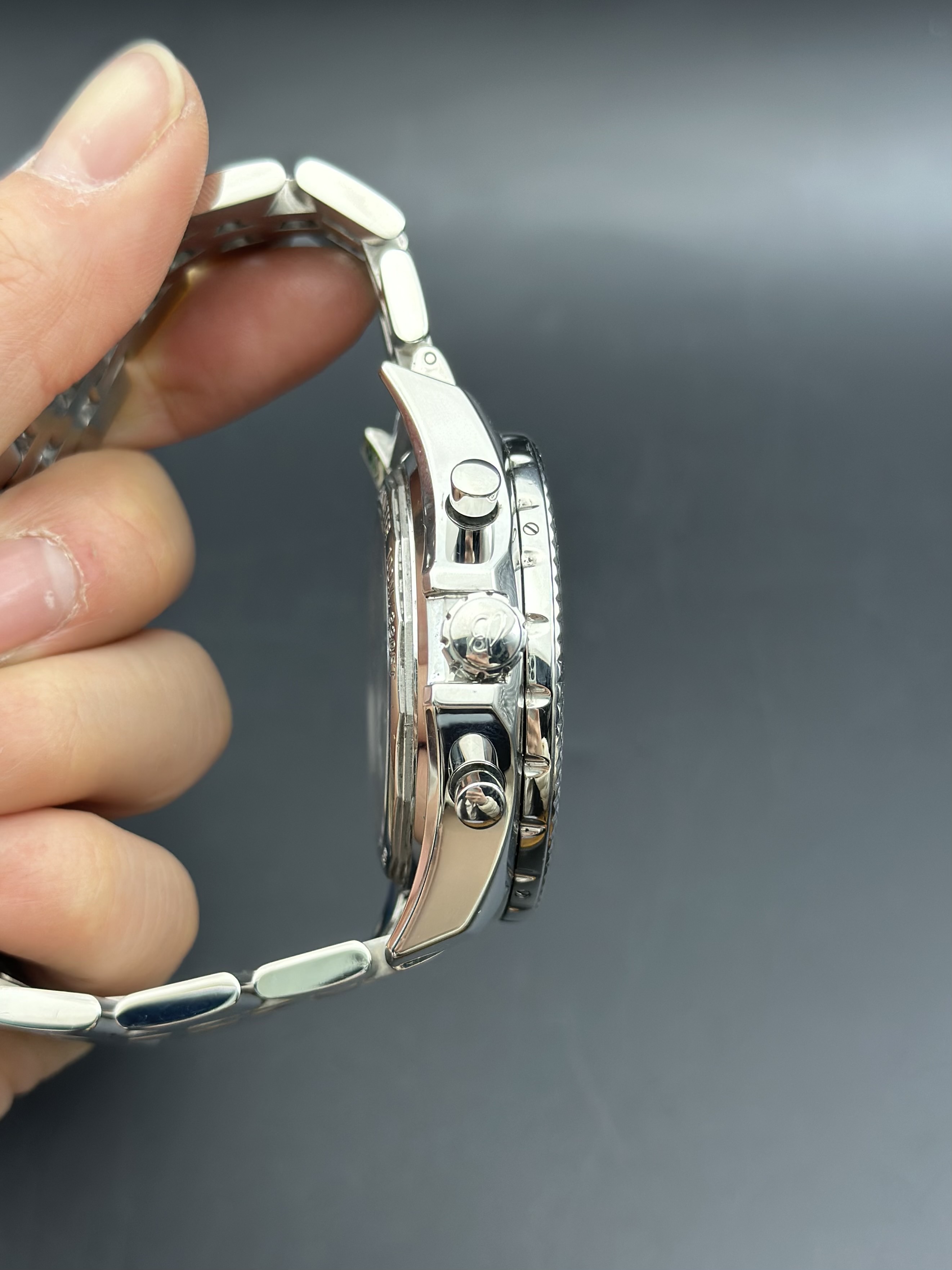 Breitling AB061112.BD80.990A detail 5