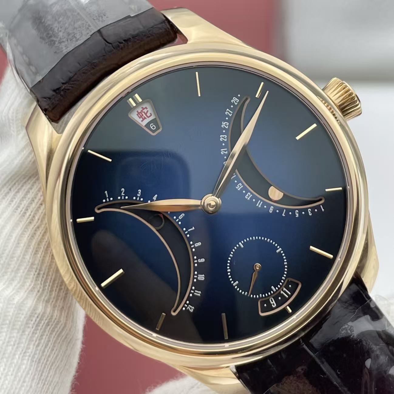 H.Moser & Cie() Endeavour detail 6