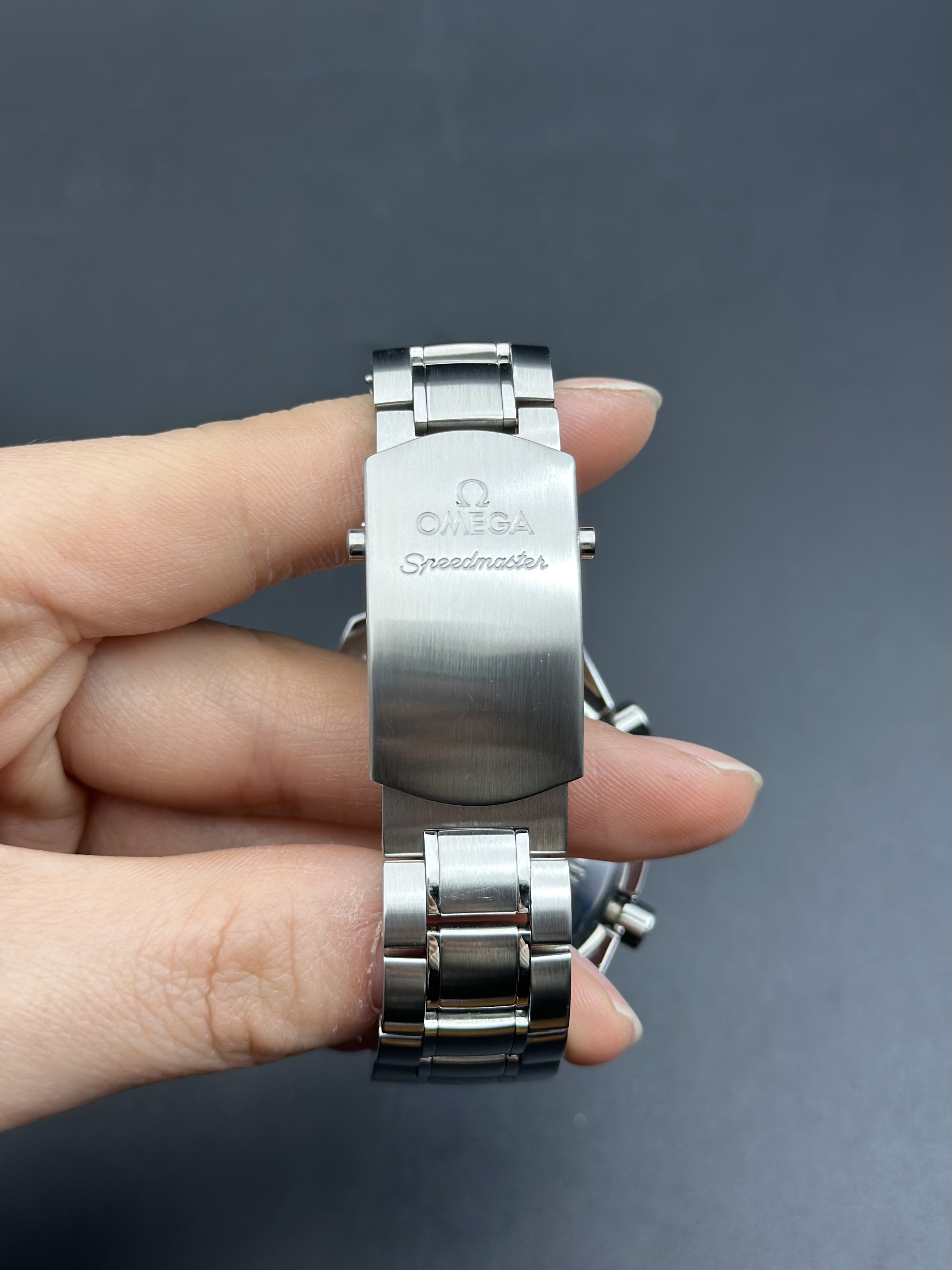 Omega 3210.52.00 detail 4