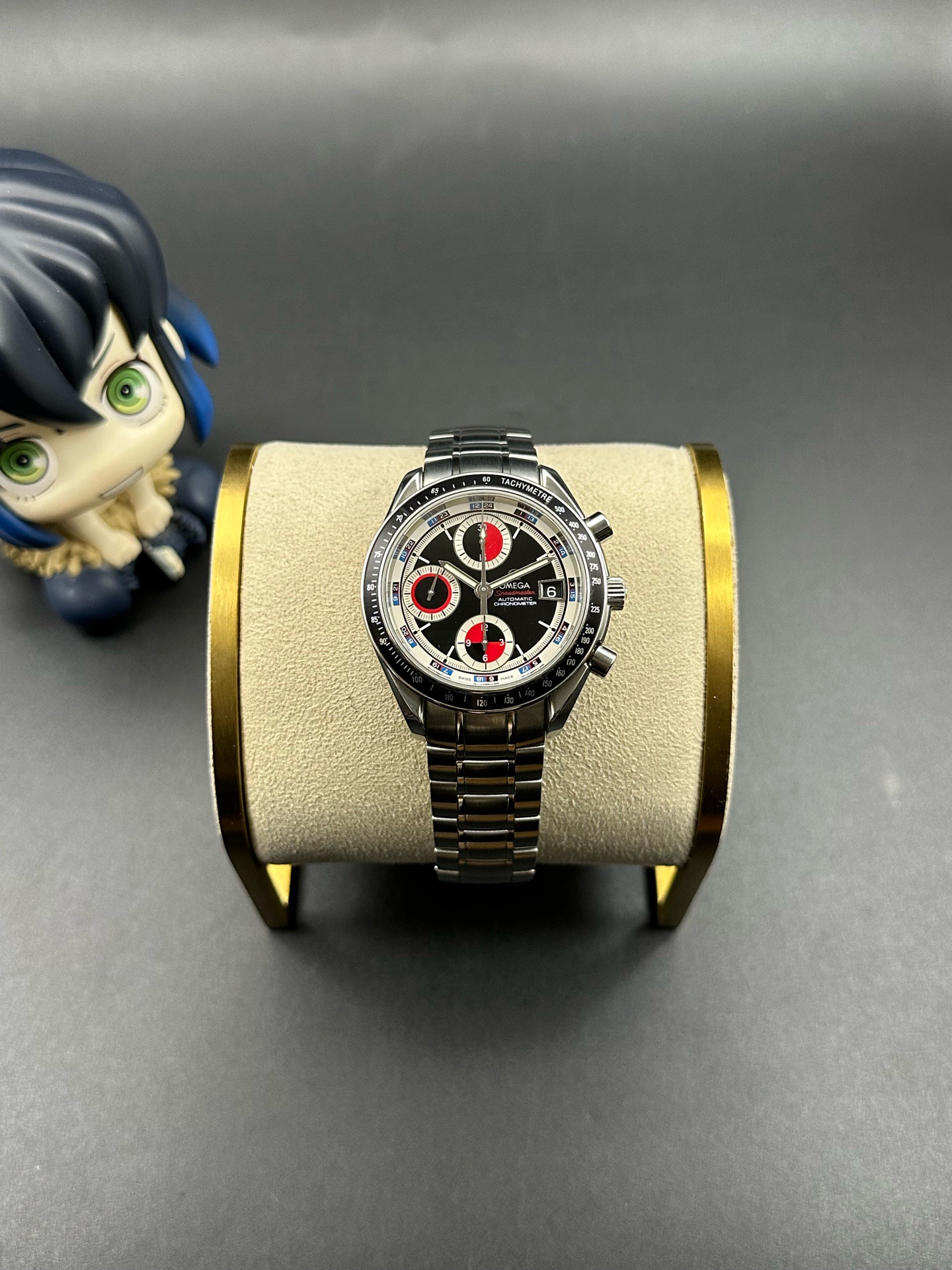 Omega 3210.52.00 detail 2