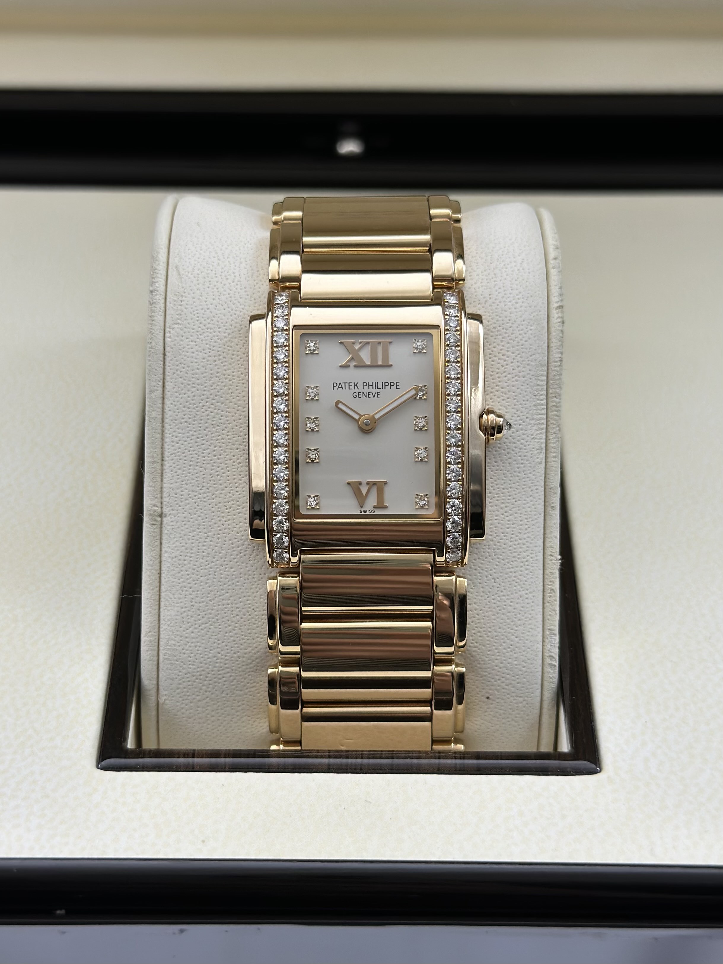 Patek Philippe 4910 / 11R-011 detail 6