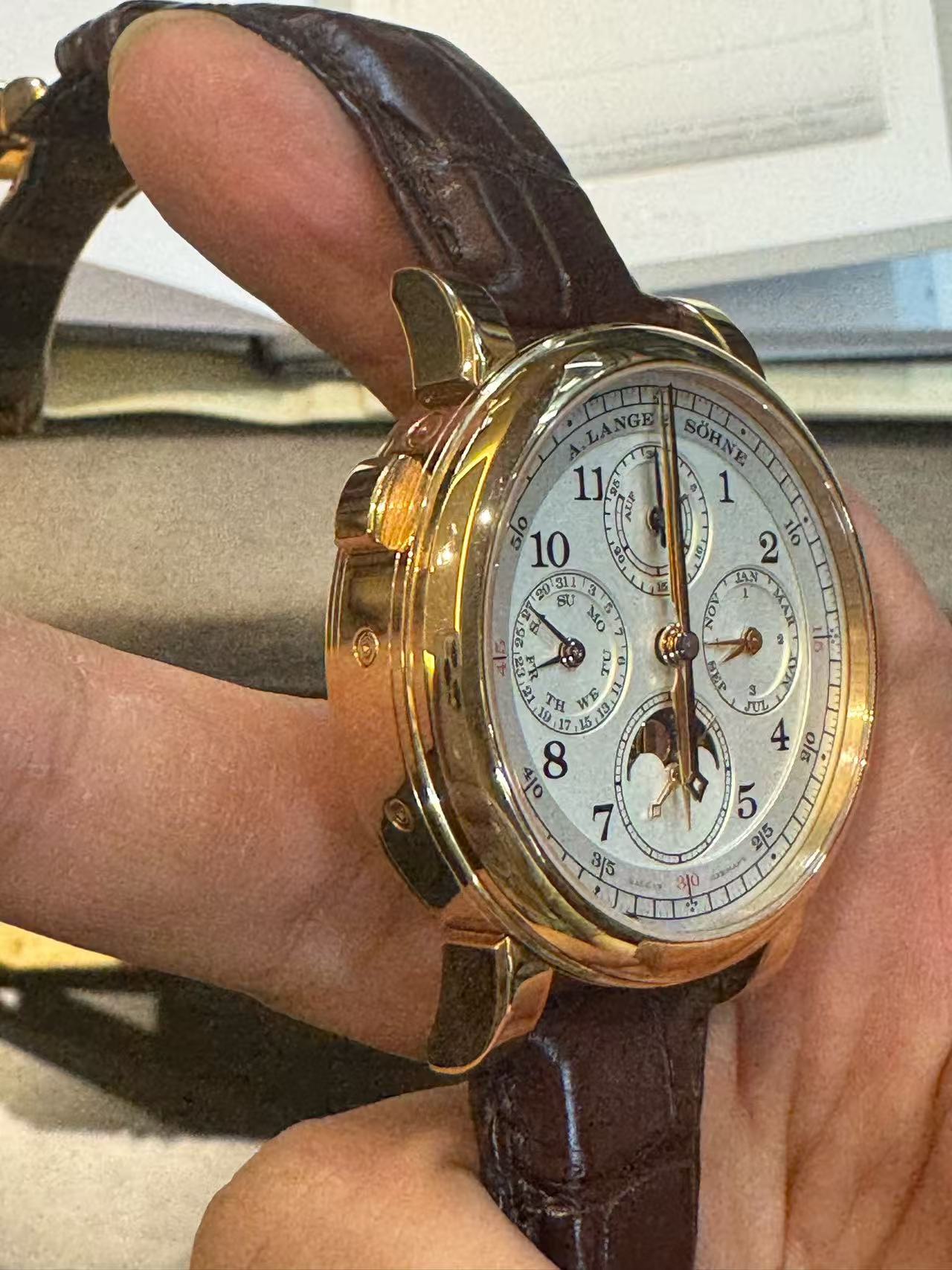 A. Lange & S&ouml;hne 421.032 detail 1