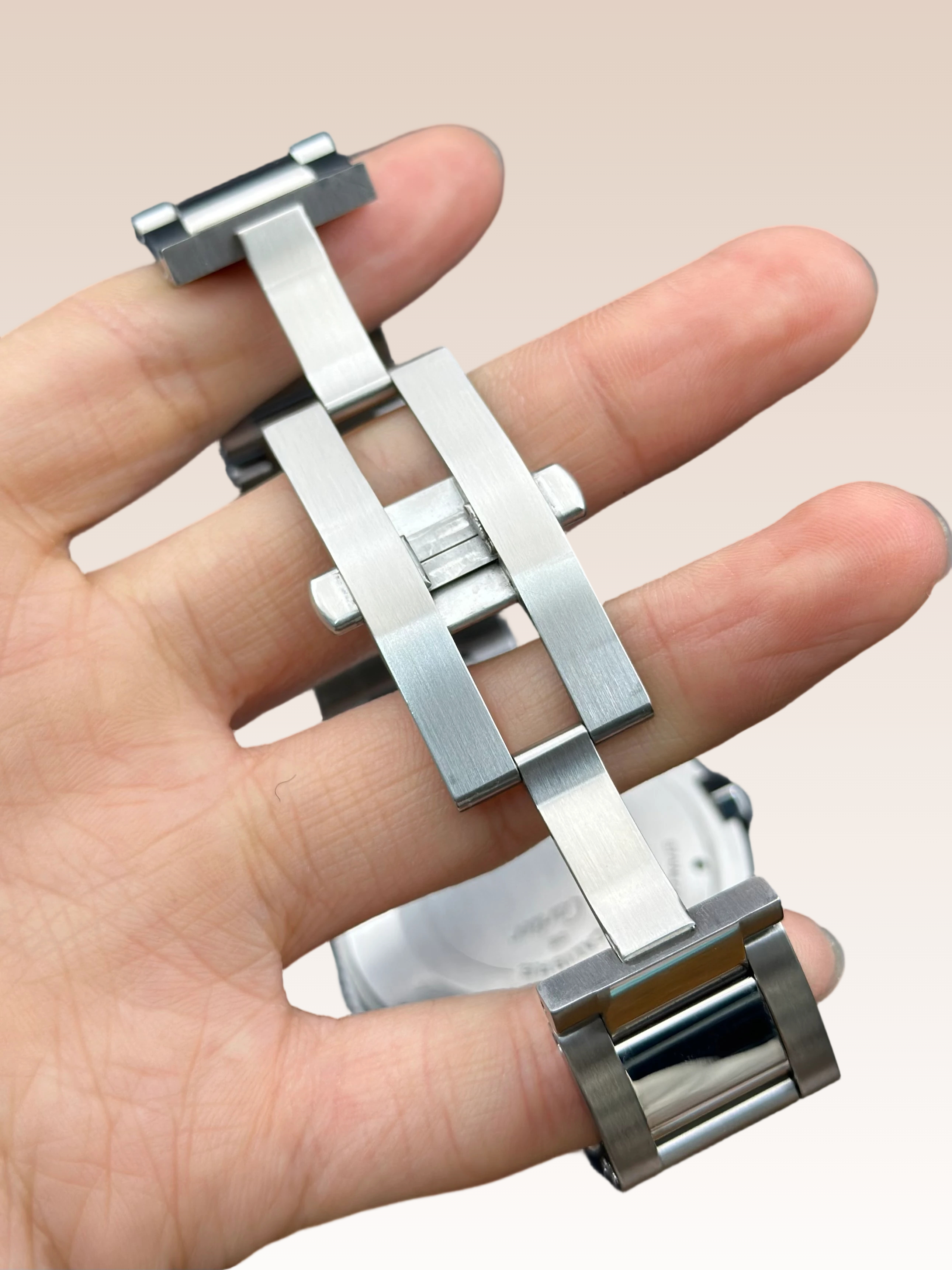Cartier W7100057 detail 4