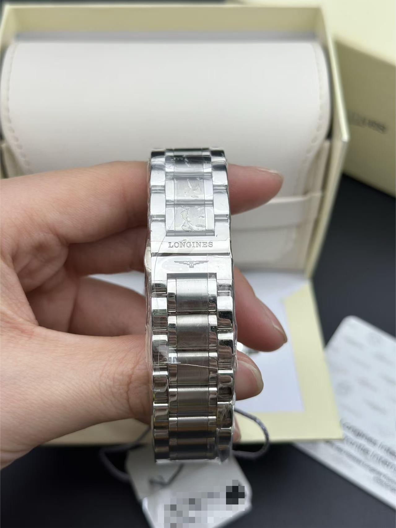 Longines L2.669.4.51.6 detail 4
