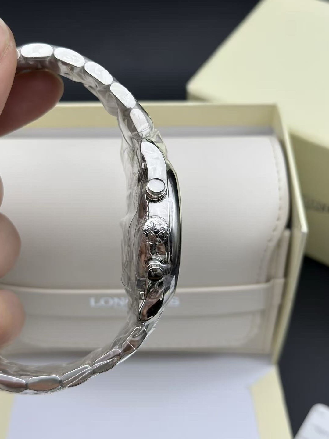 Longines L2.669.4.51.6 detail 3