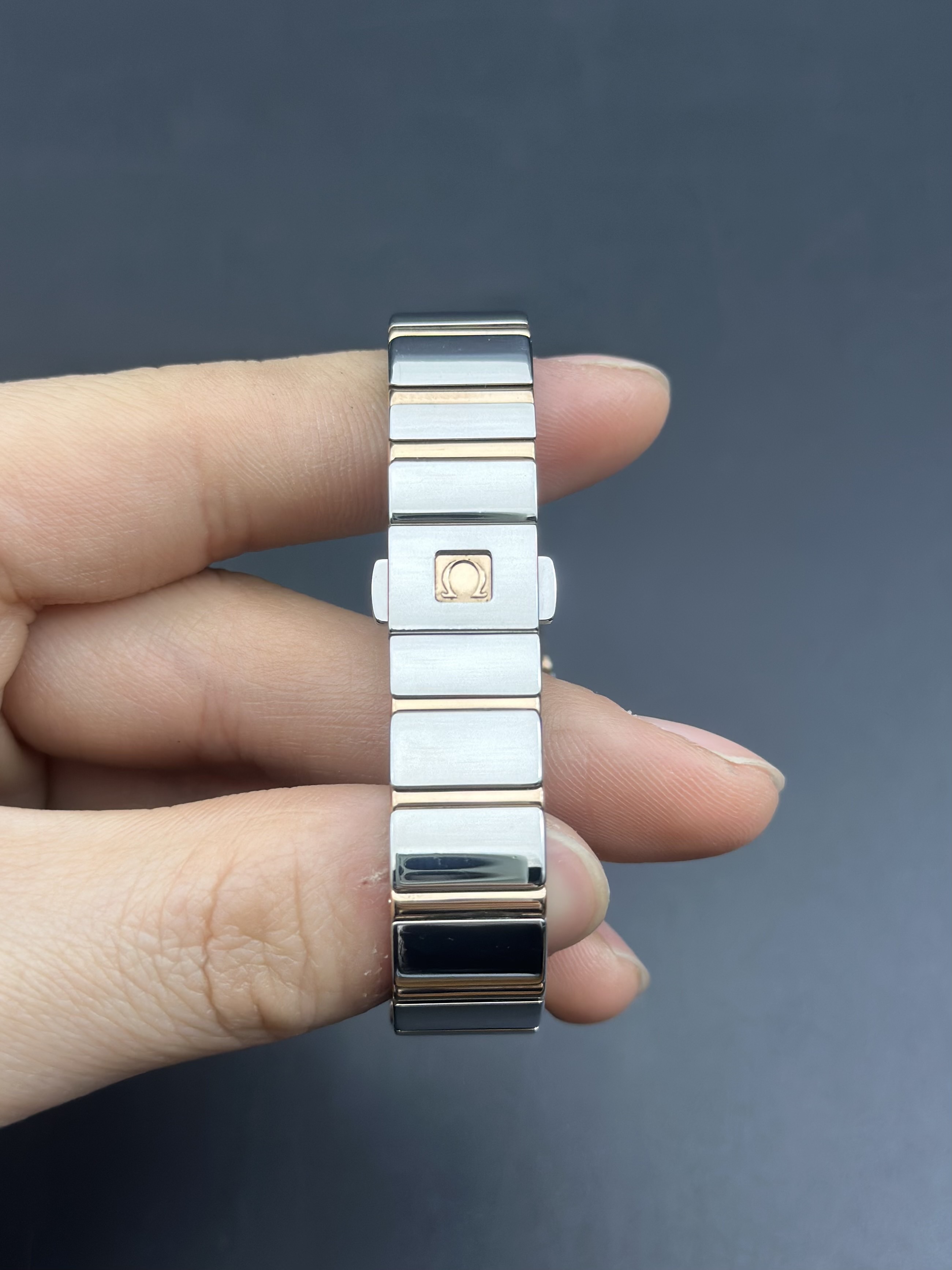 Omega 123.20.24.60.55.003 detail 5