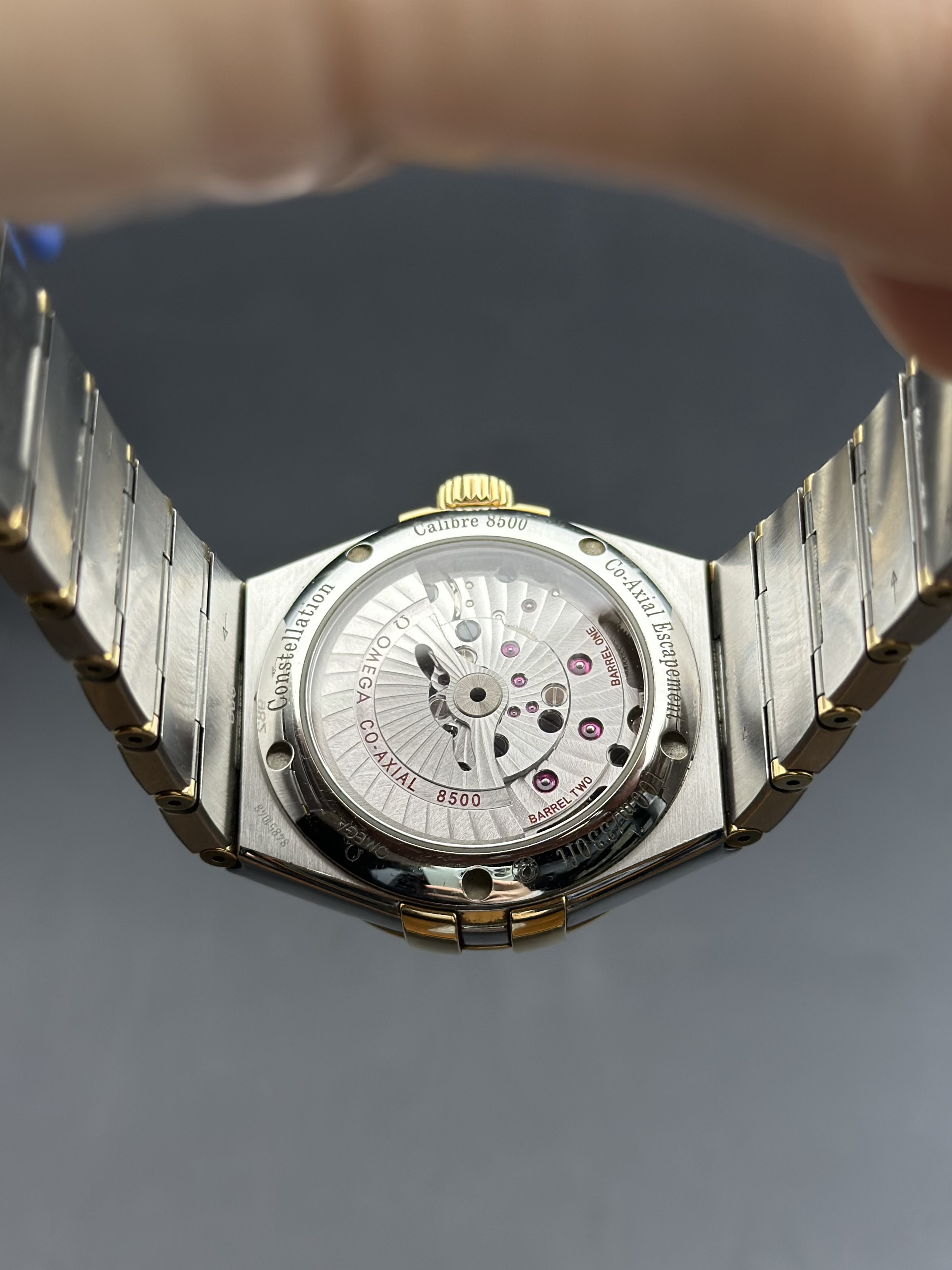 Omega 123.20.38.21.02.002 detail 7