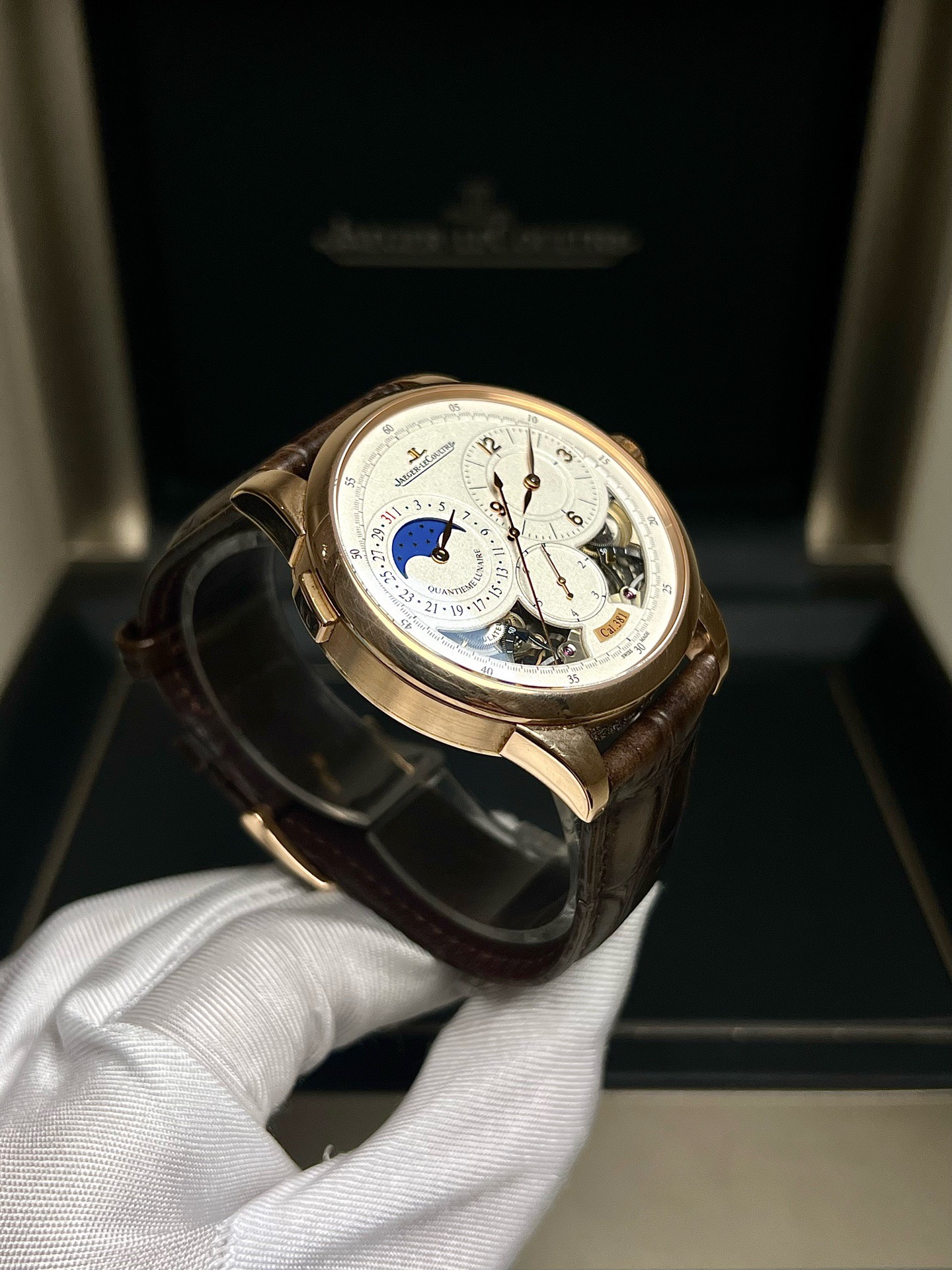 Jaeger-LeCoultre 6042422 detail 2