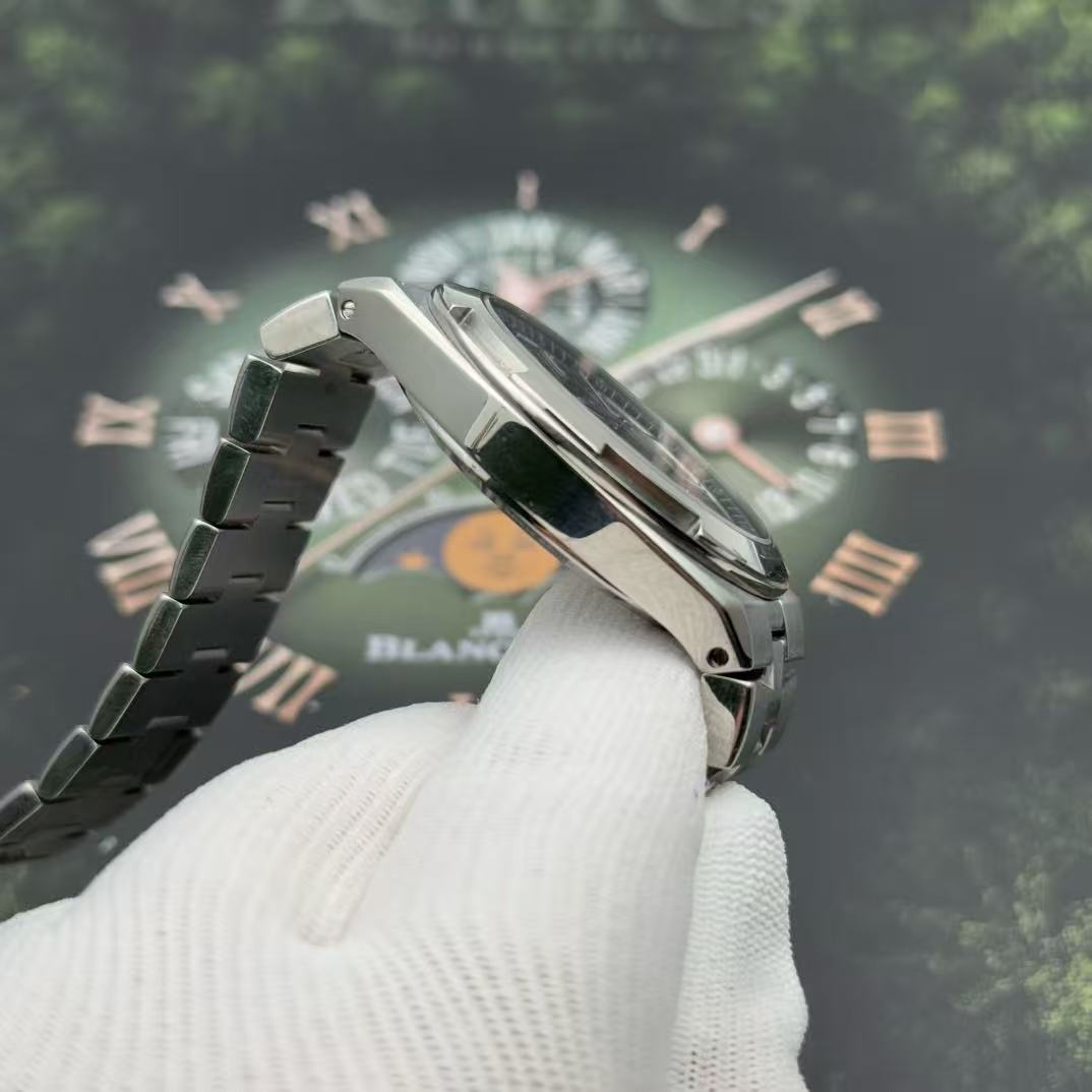 Vacheron Constantin 4500V detail 3