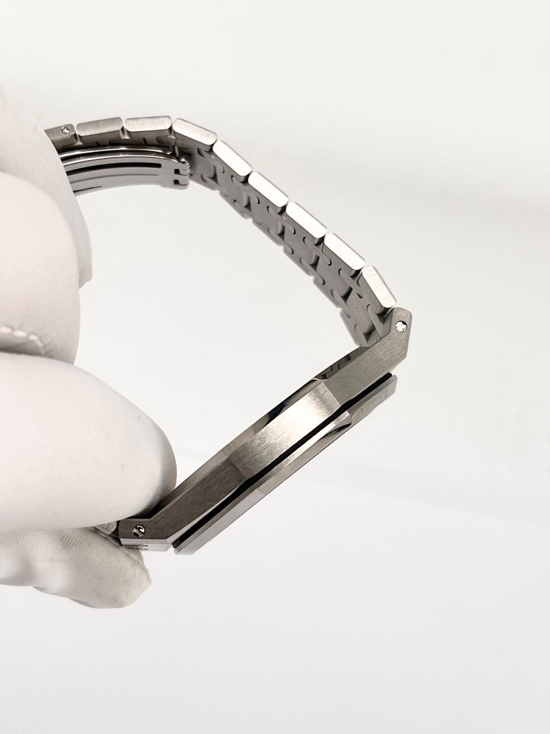 Audemars Piguet 15202ST detail 4
