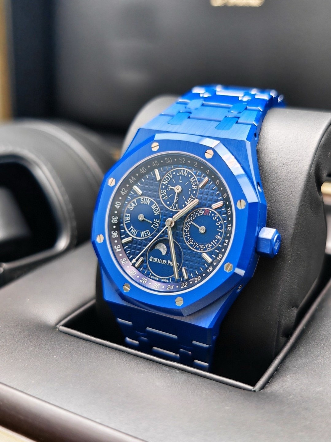 Audemars Piguet 26579CS.OO.1225CS.01 detail 1