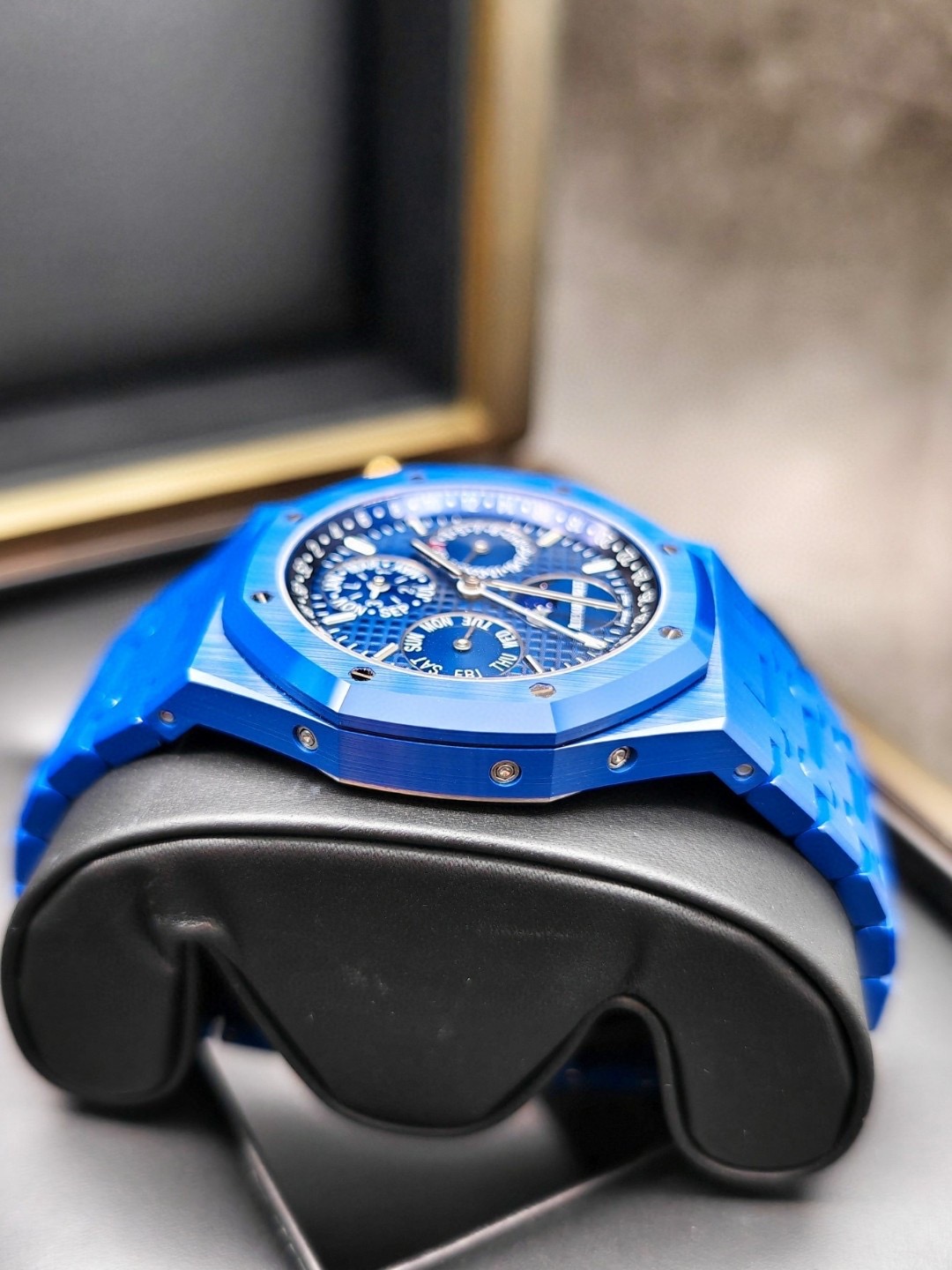 Audemars Piguet 26579CS.OO.1225CS.01 detail 4