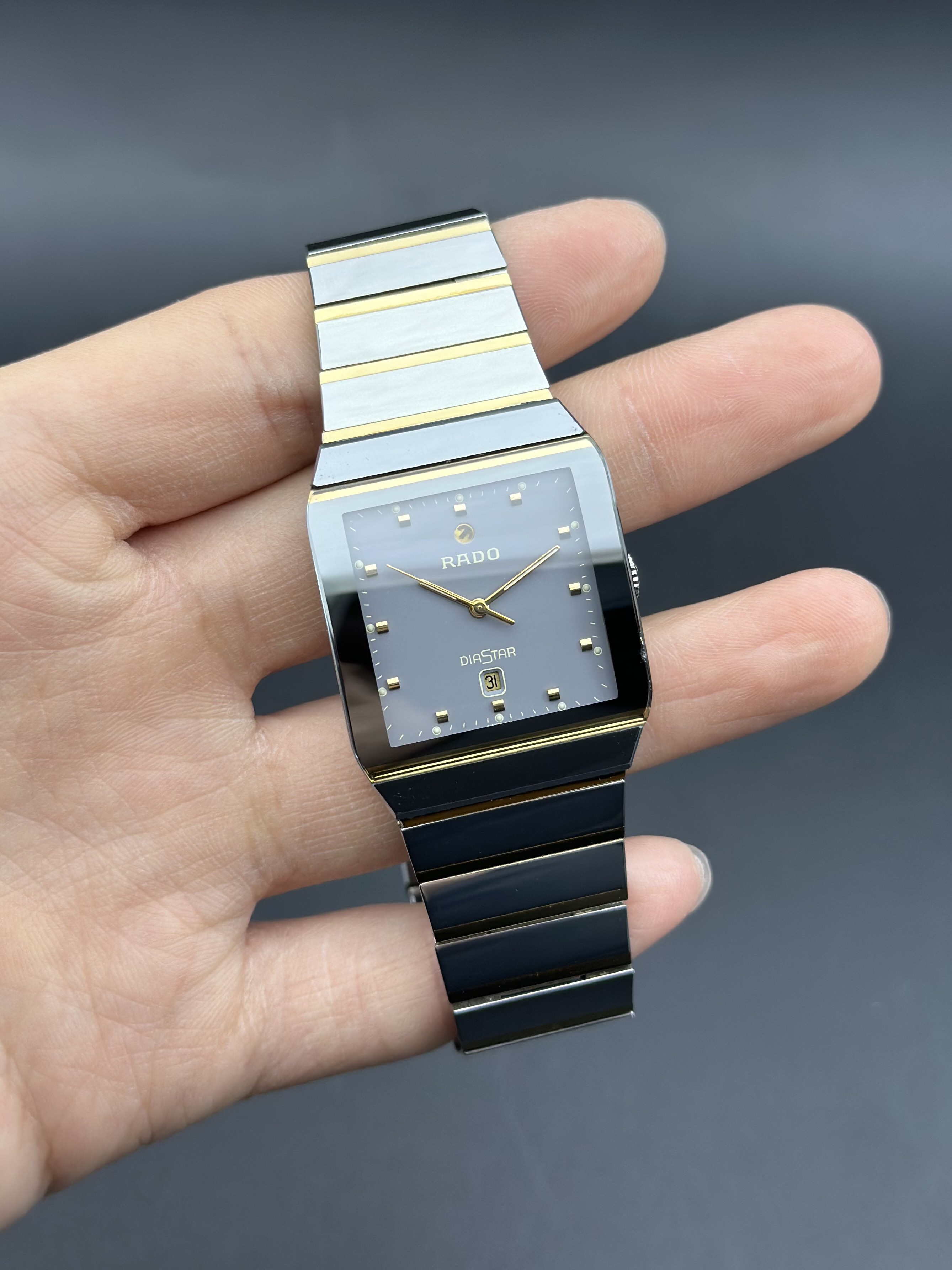 Rado 561.0384.3.710 detail 1
