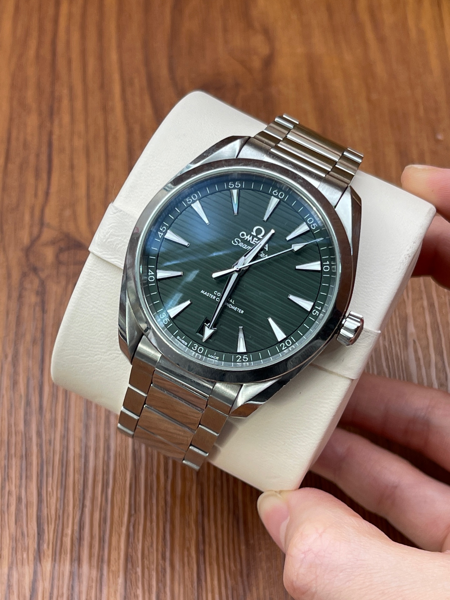 Omega 220.10.41.21.10.001 detail 6