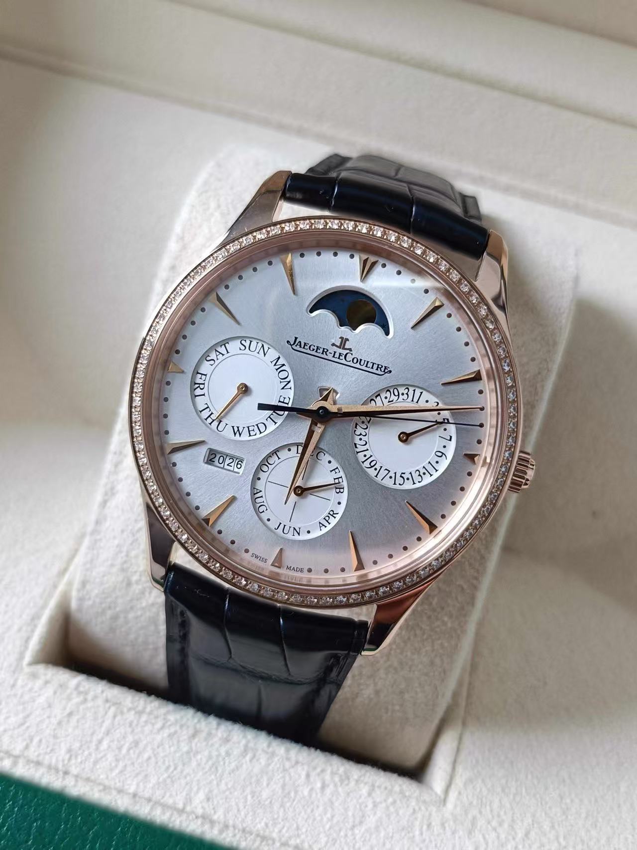 Jaeger-LeCoultre 1302501 detail 2