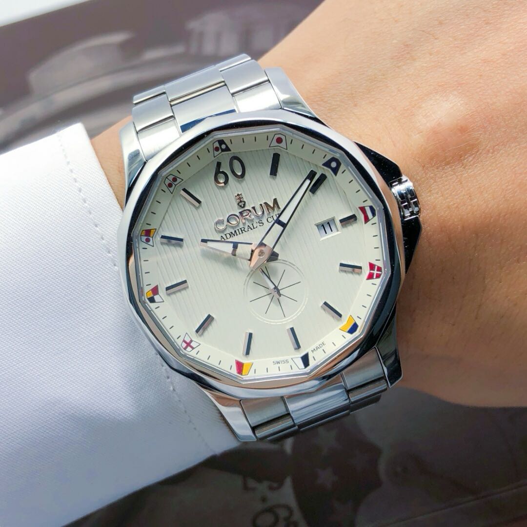 Corum A395 / 02623 detail 7