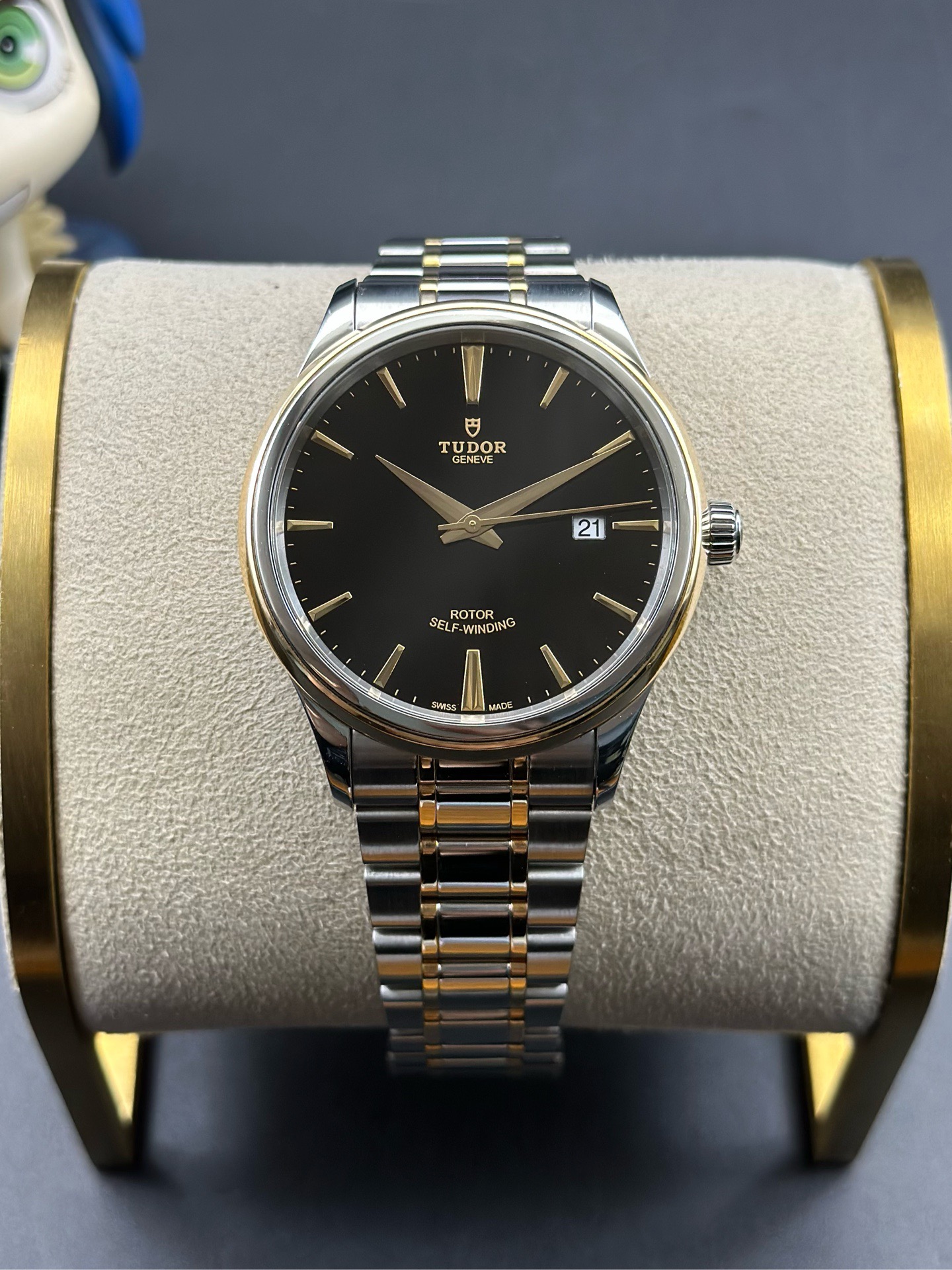 Tudor m12703-0003