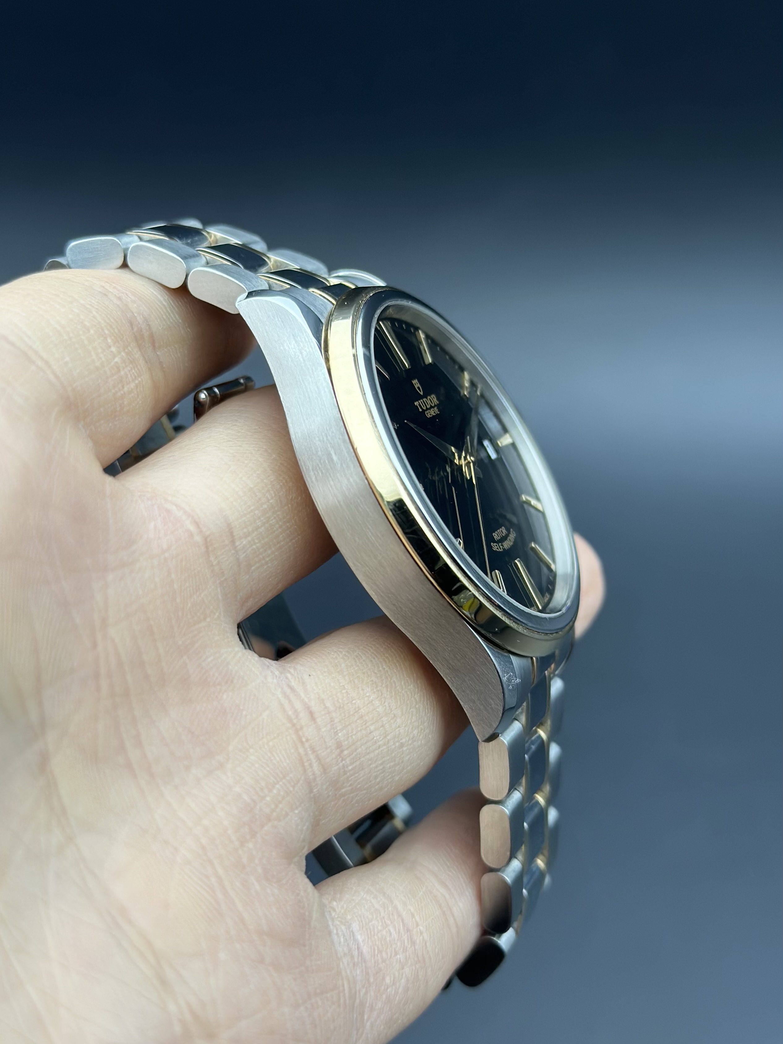 Tudor m12703-0003 detail 2