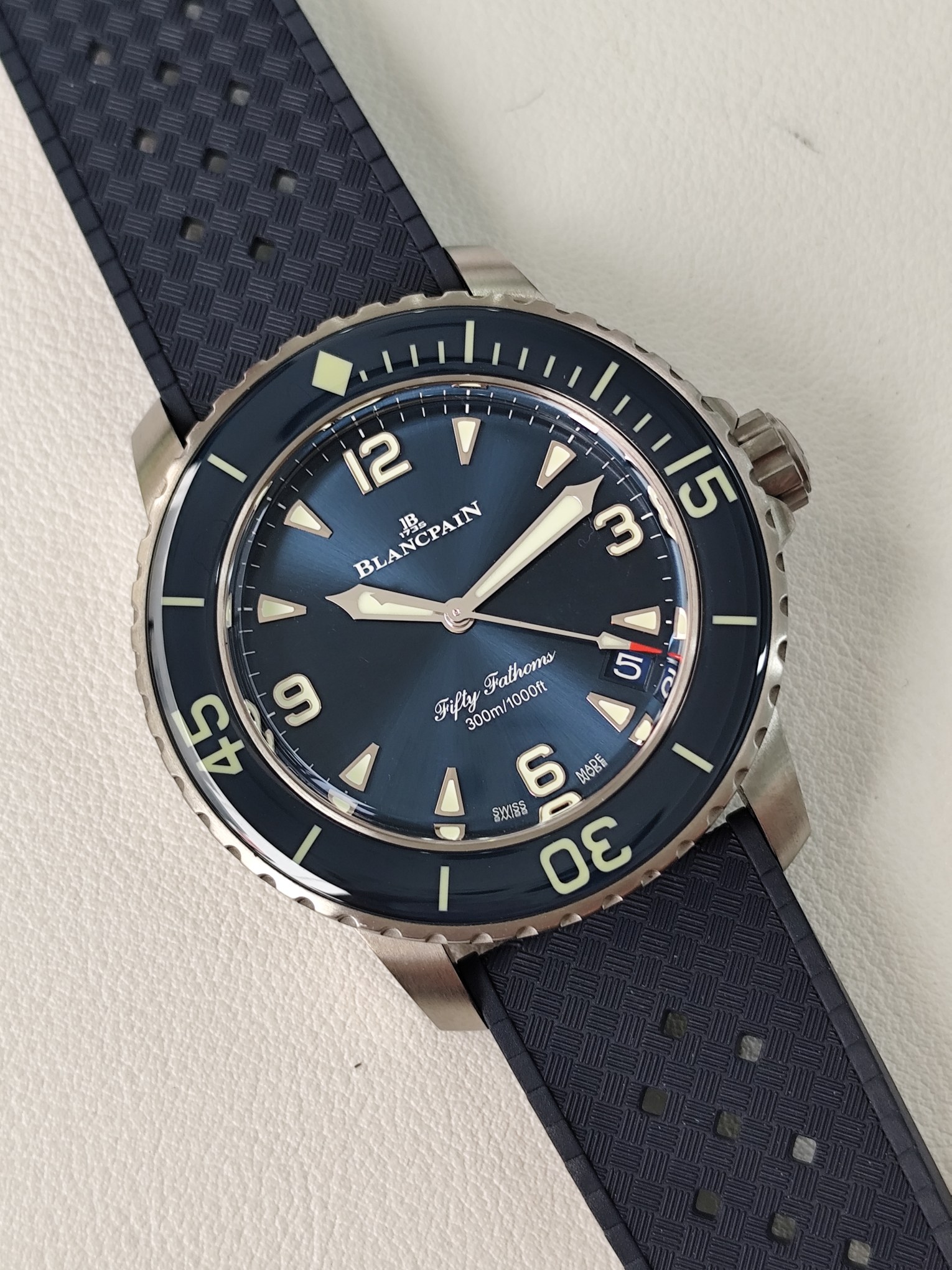 Blancpain 5010-12B40-O64 detail 1