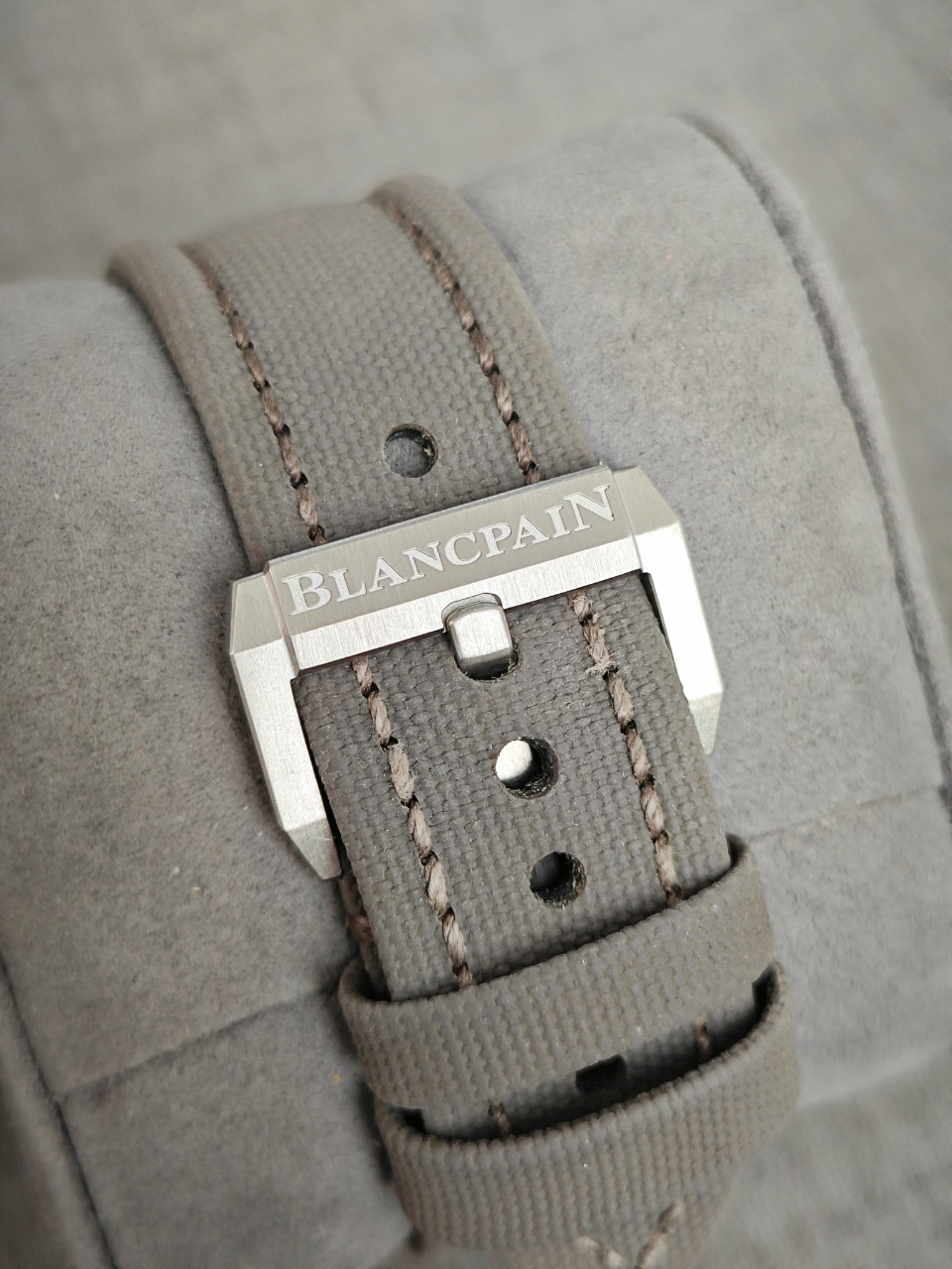 Blancpain 5200-1210-G52A detail 5