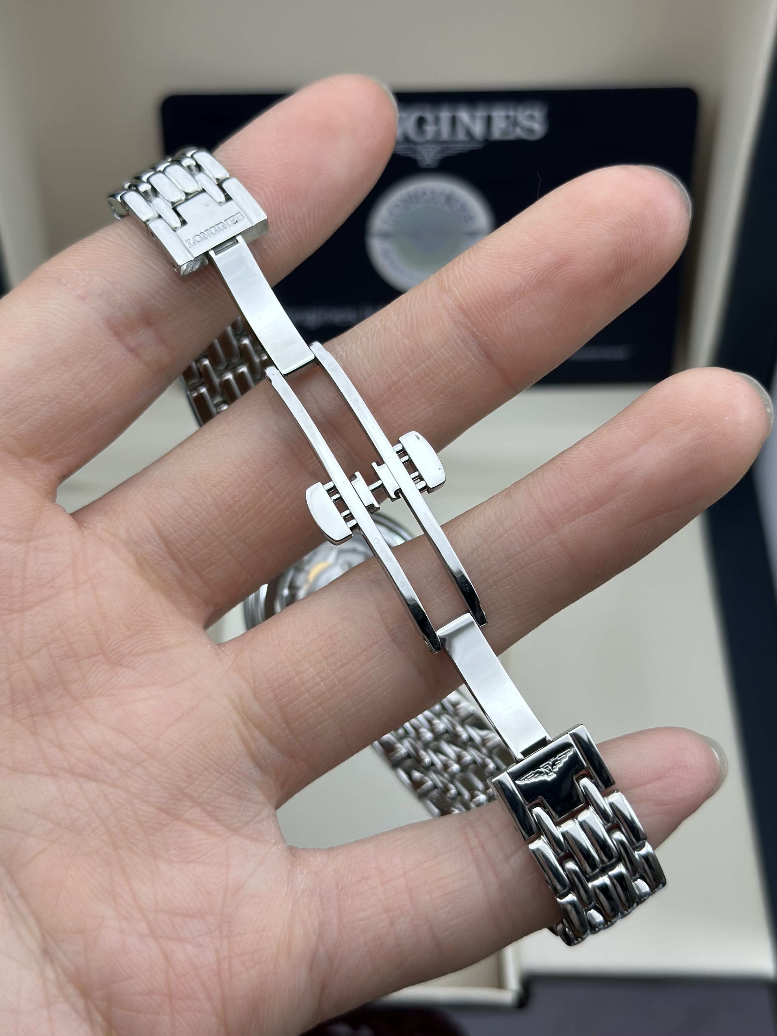 Longines L4.321.4.11.6 detail 4