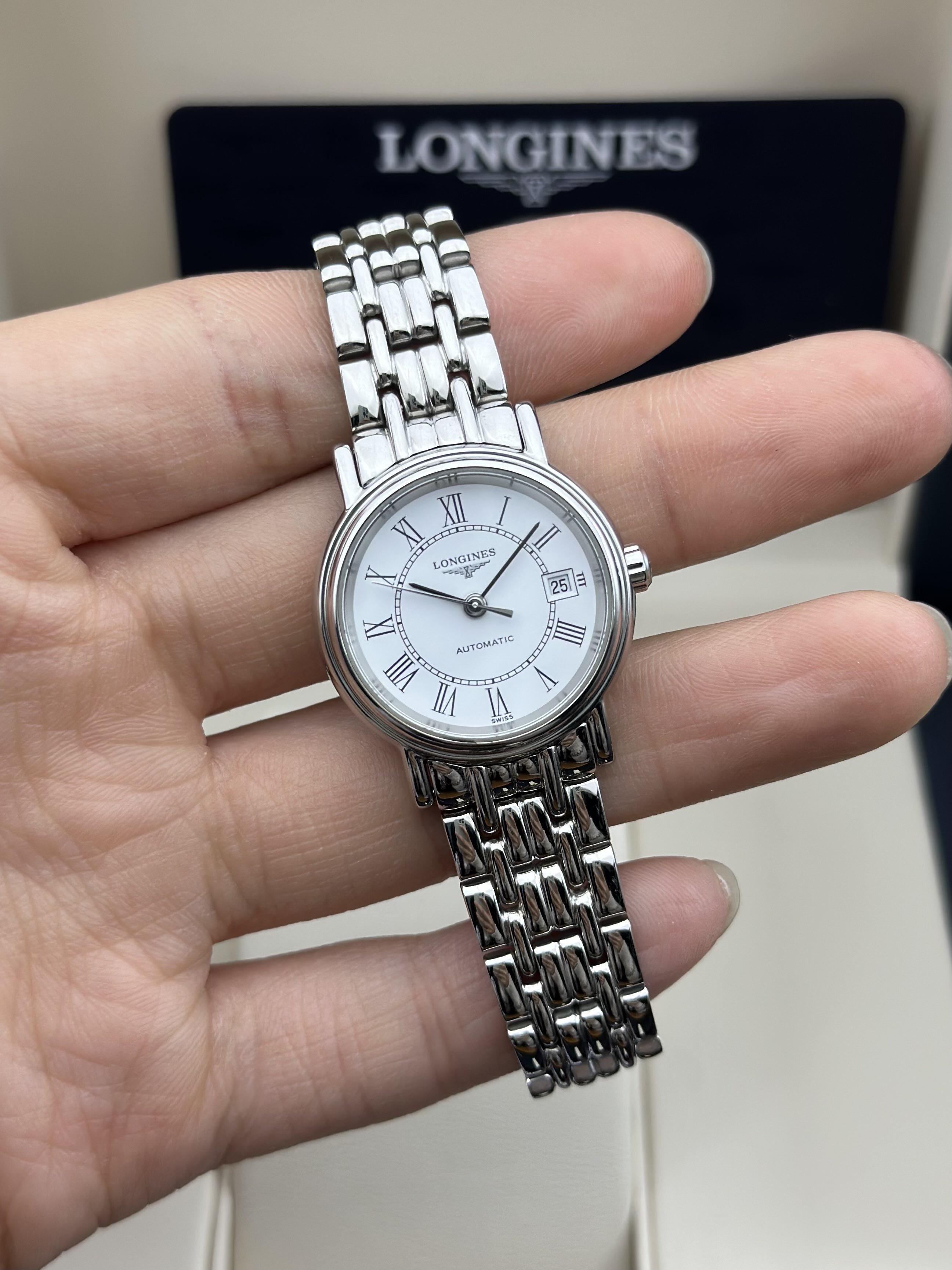 Longines L4.321.4.11.6 detail 1