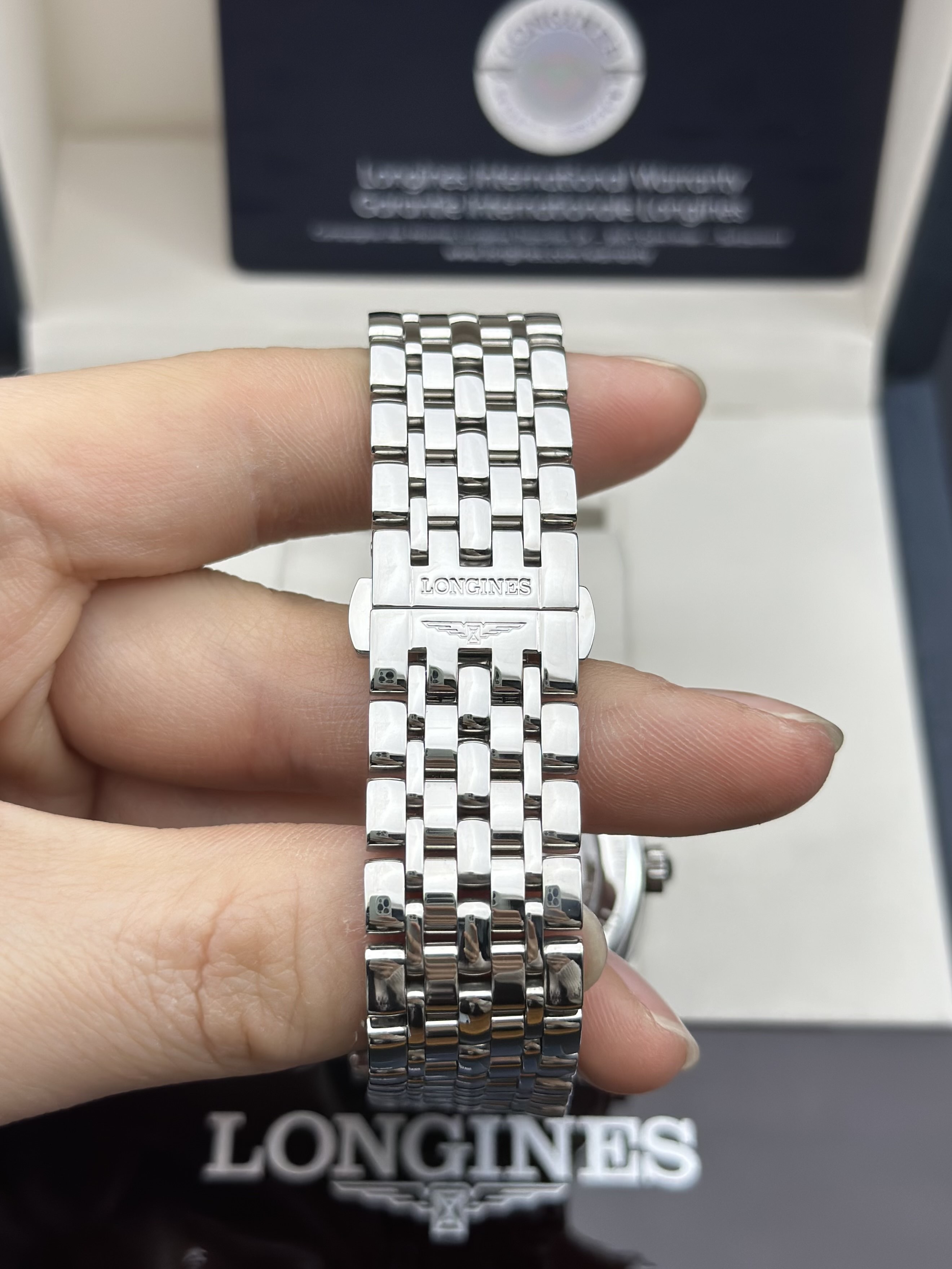 Longines L4.810.4.97.6 detail 3