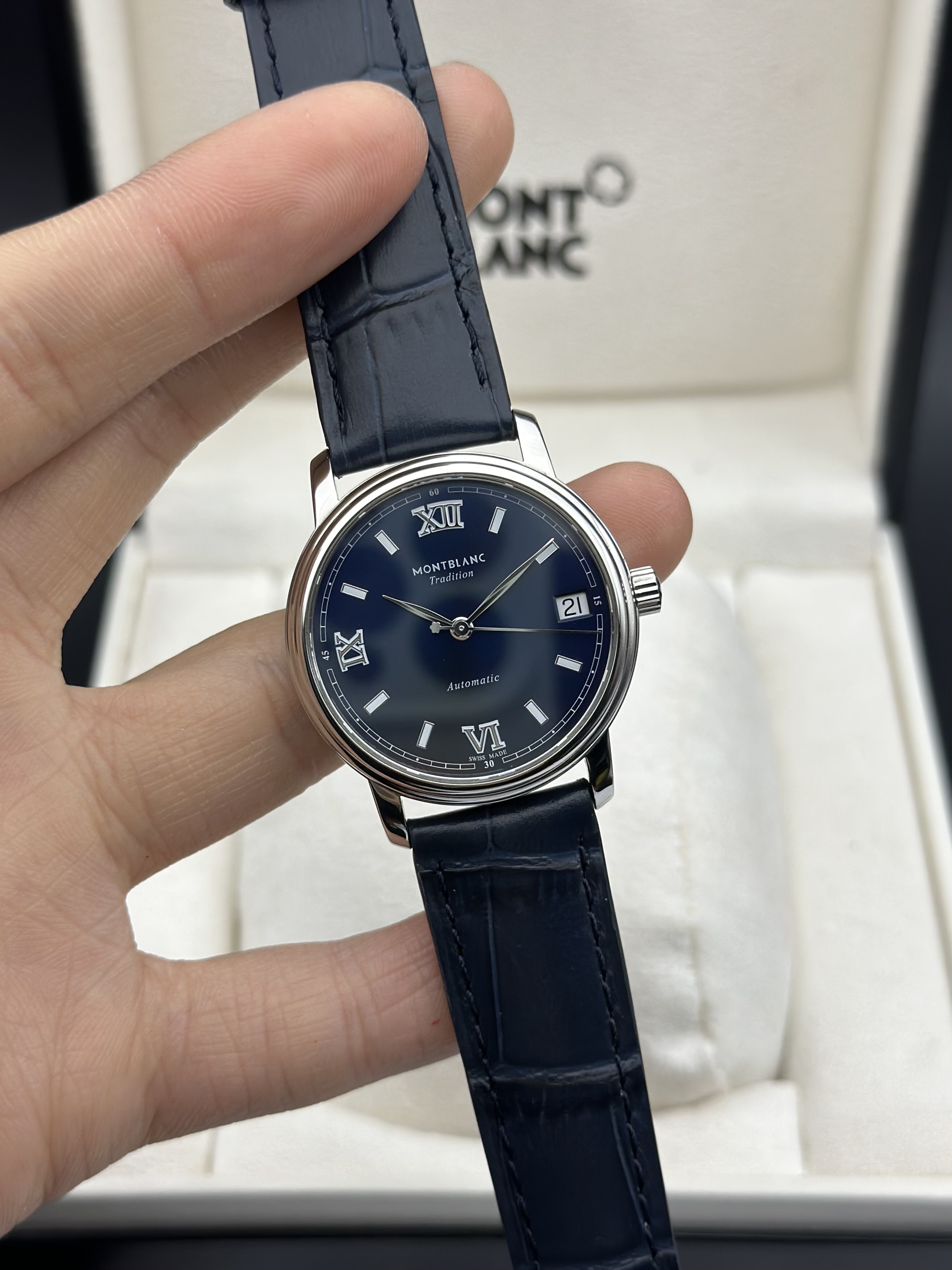 Montblanc MB127772 detail 1