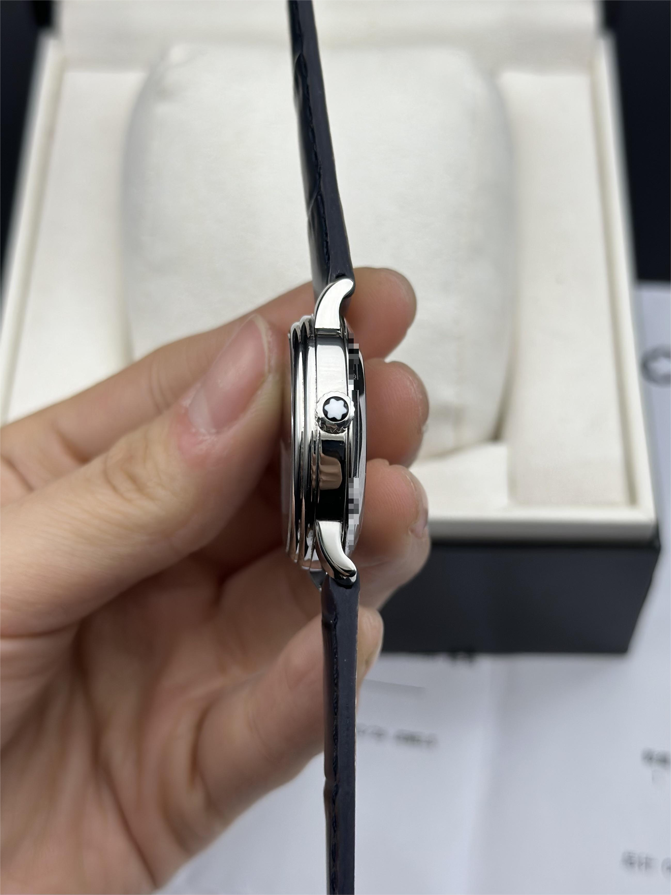 Montblanc MB127772 detail 3