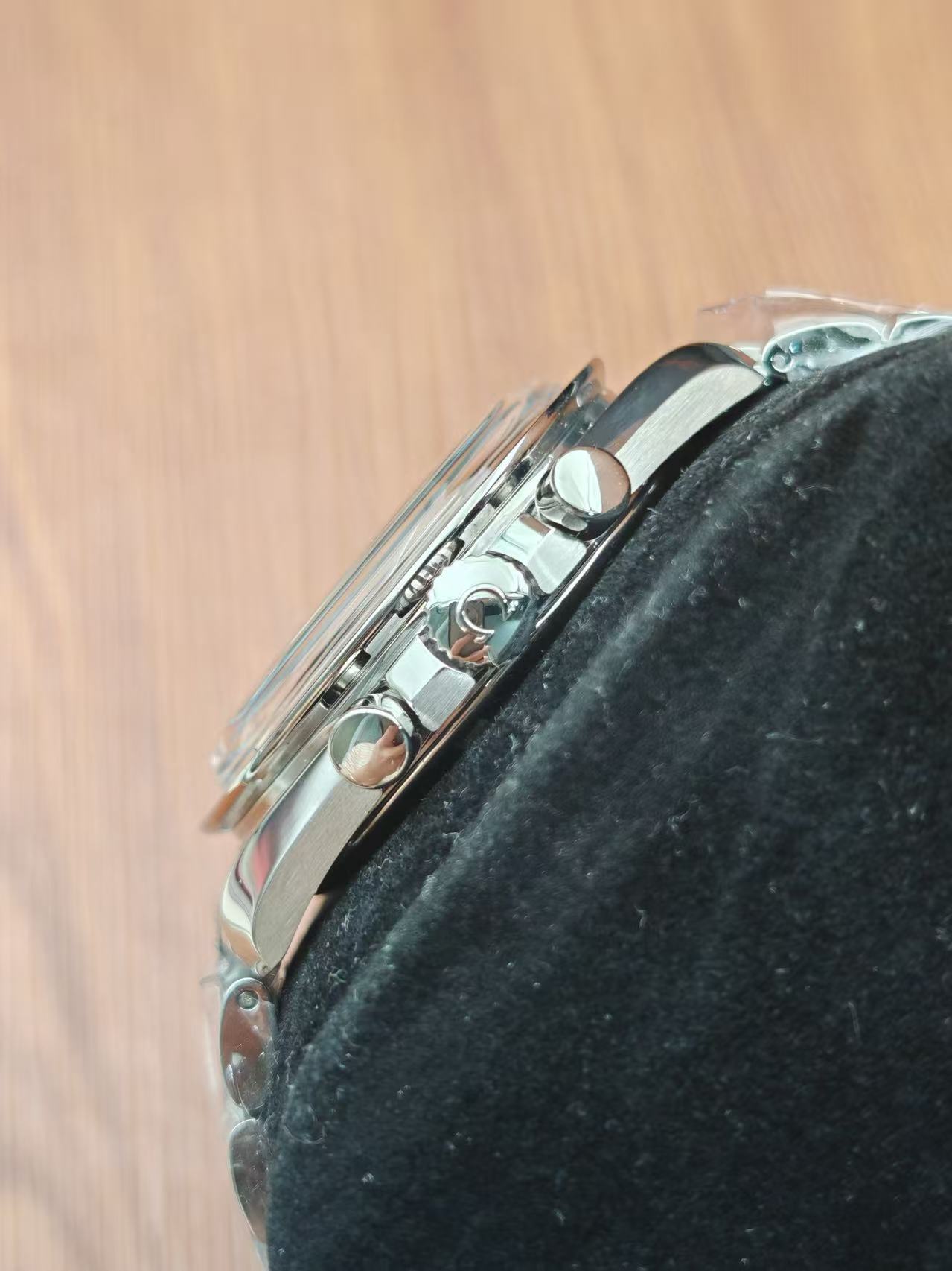 Omega 311.32.42.30.04.001 detail 1