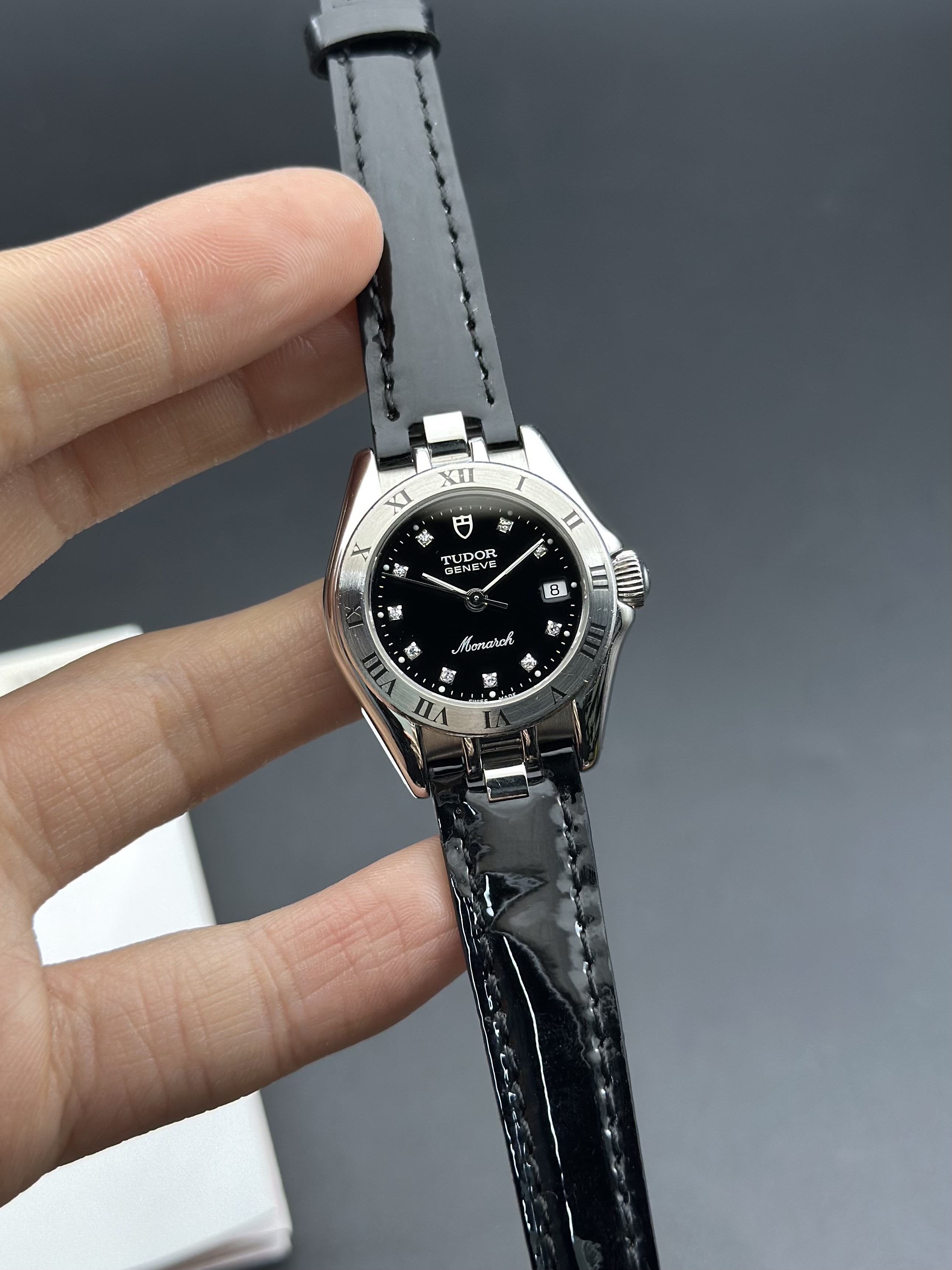 Tudor 15860 detail 1