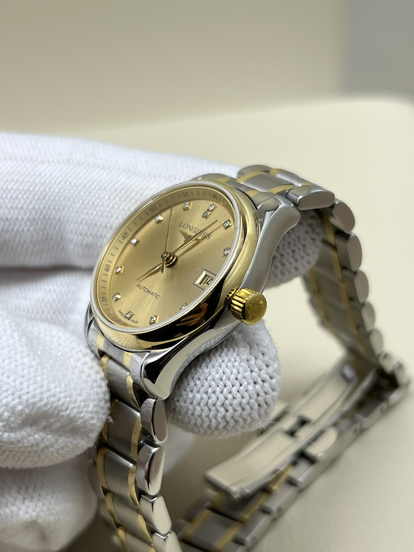 Longines L2.128.5.37.7 detail 2