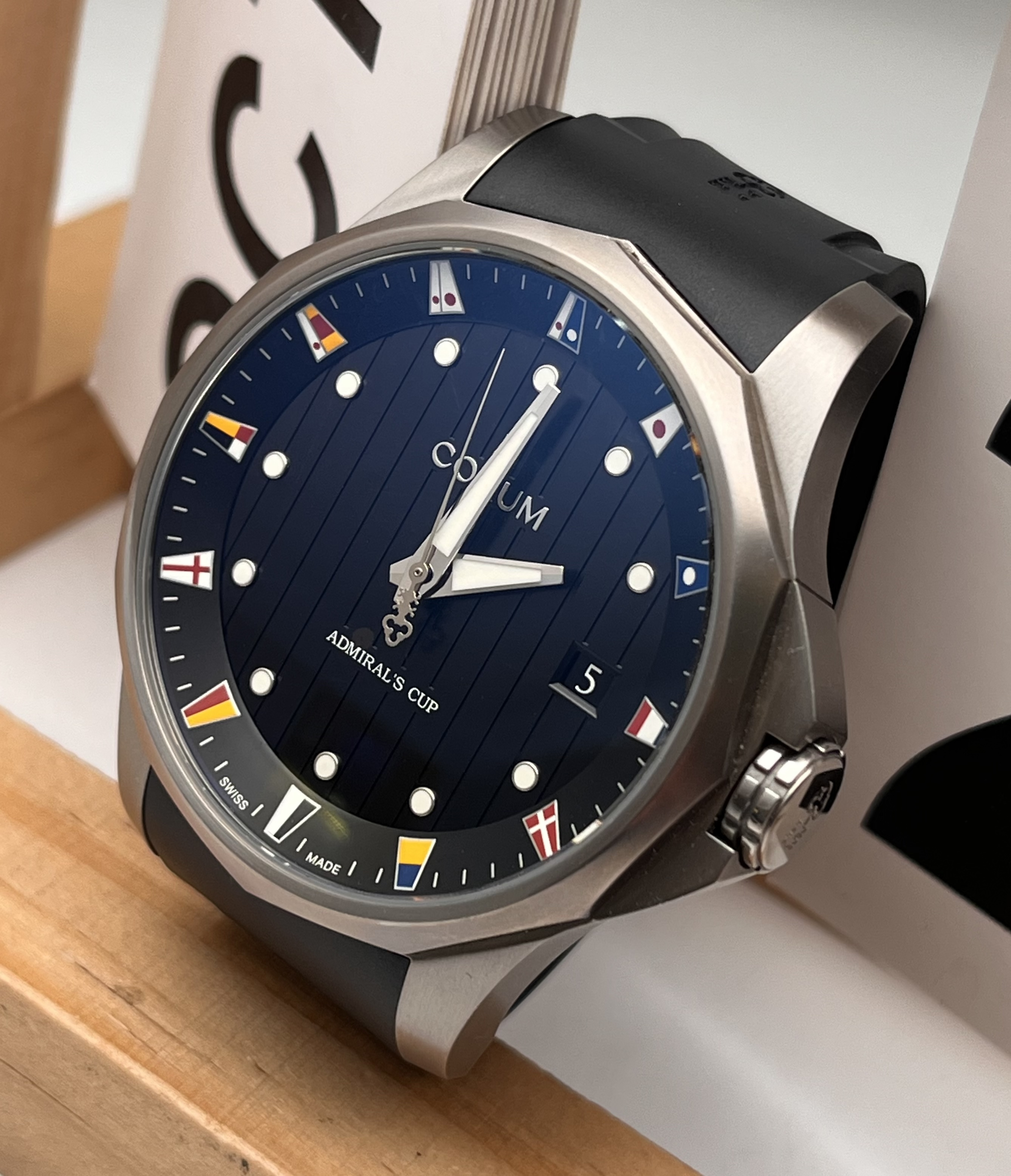 Corum A403 / 02905 detail 2
