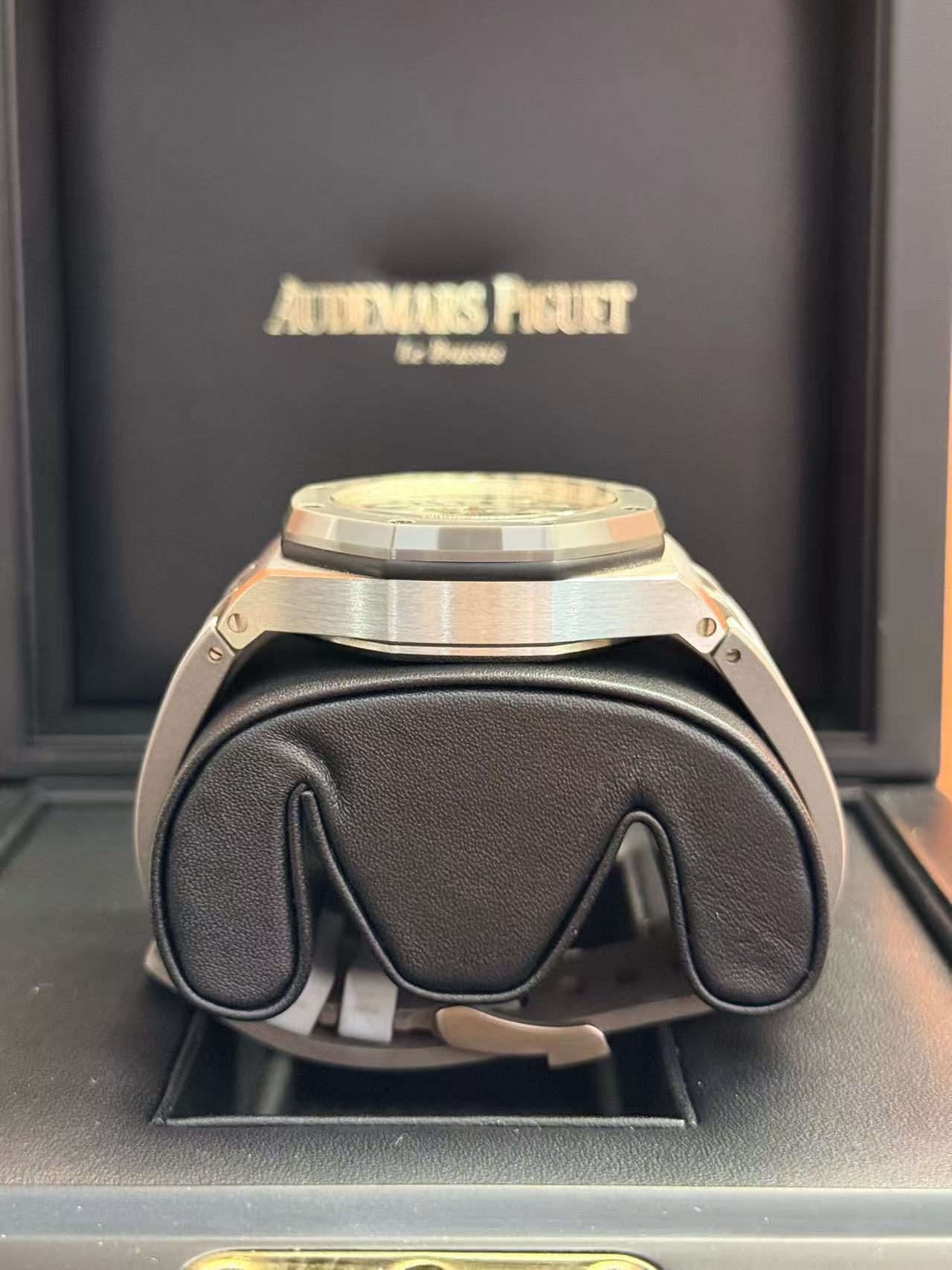 Audemars Piguet 26470IO.OO.A006CA.01 detail 4