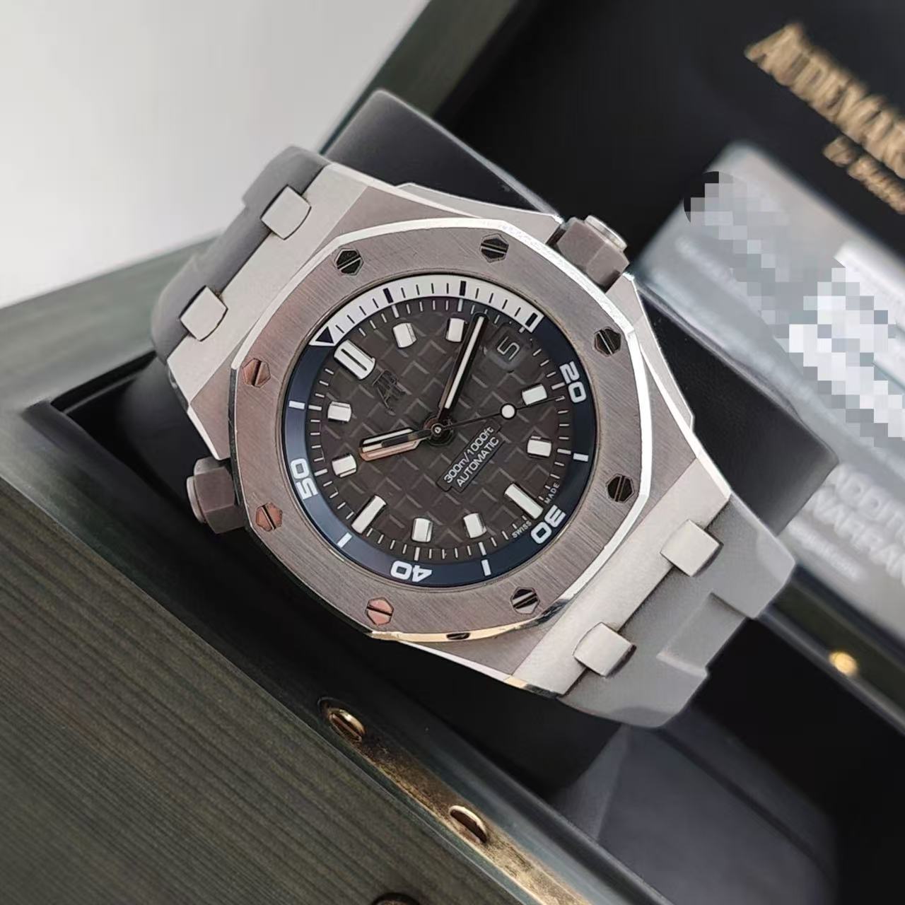Audemars Piguet 15720ST.OO.A009CA.01 detail 2
