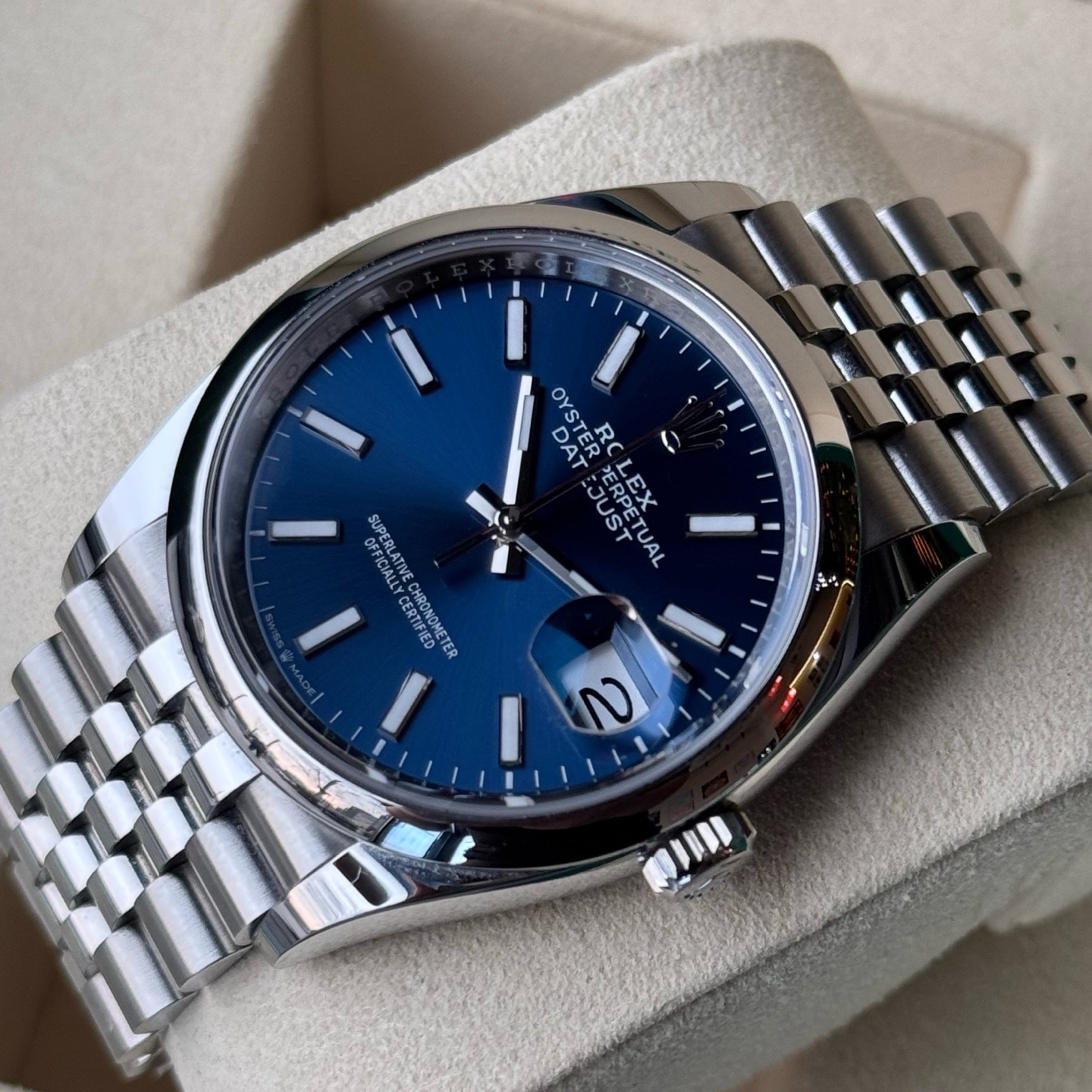 Rolex m126200-0005 detail 1
