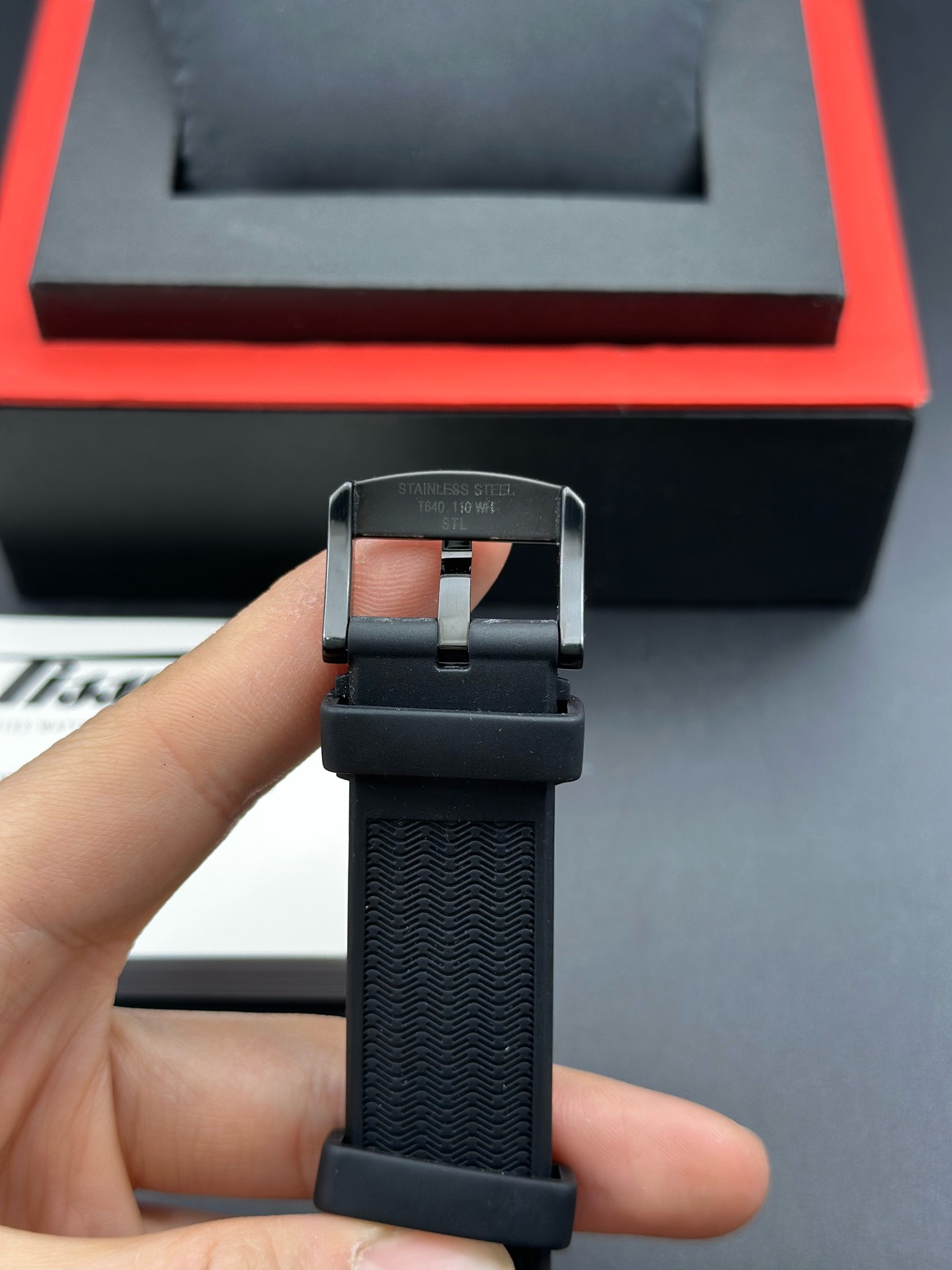 Tissot T120.407.37.051.00 detail 5