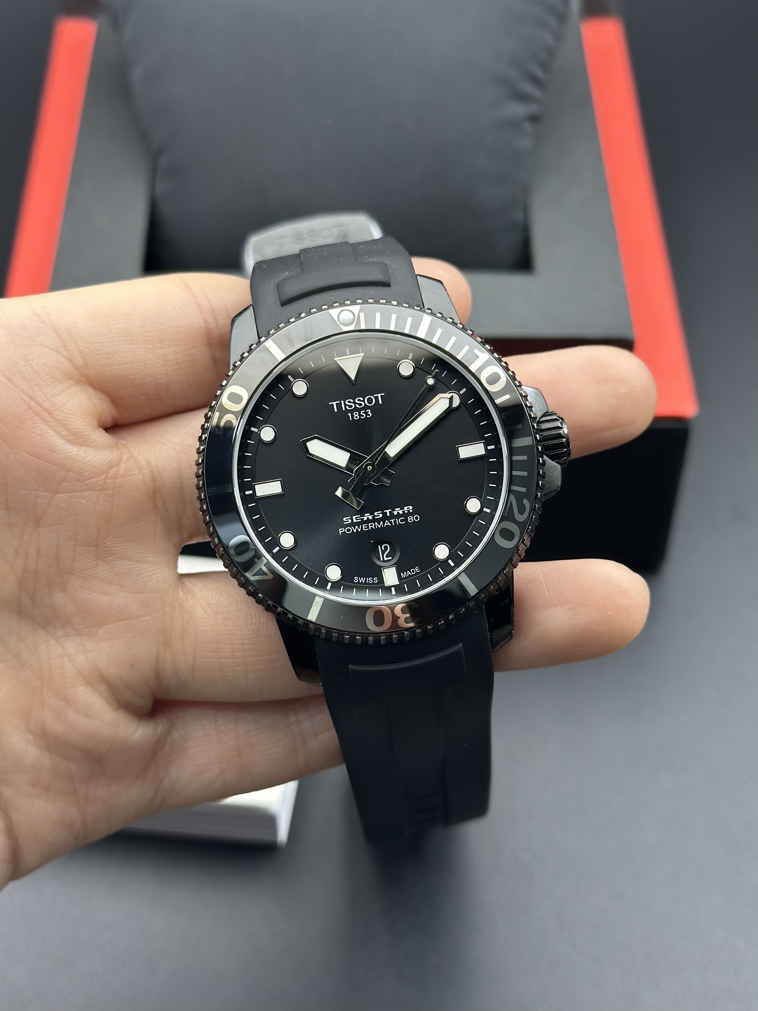 Tissot T120.407.37.051.00 detail 1
