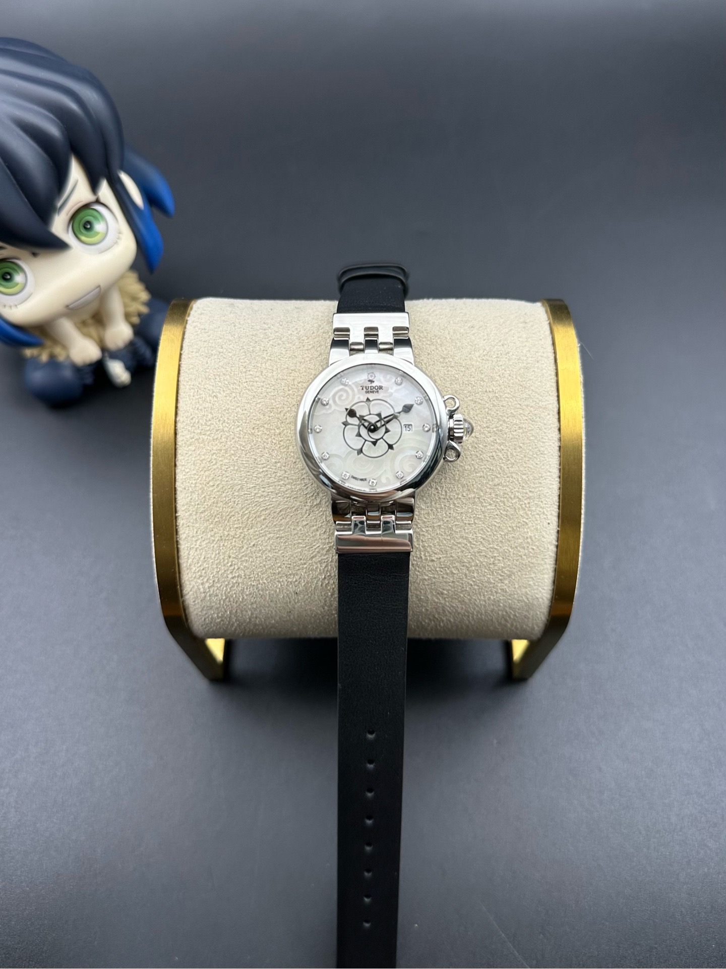 Tudor 35400 detail 2