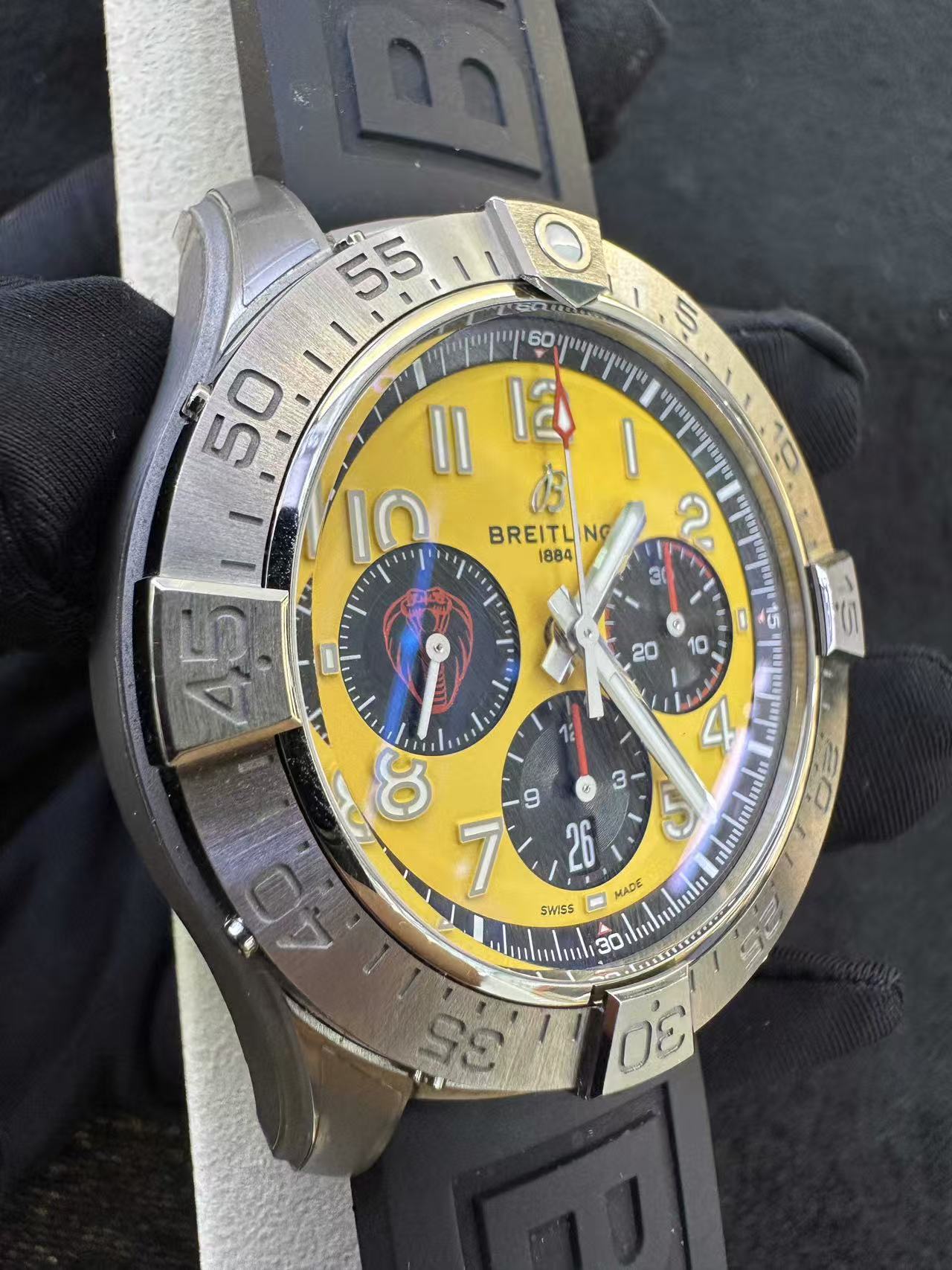 Breitling AB01474A1I1X1 detail 3
