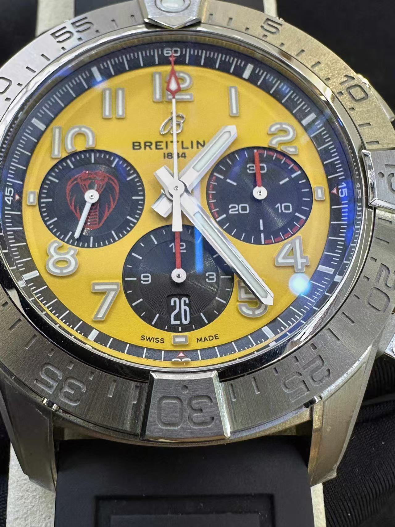 Breitling AB01474A1I1X1 detail 1