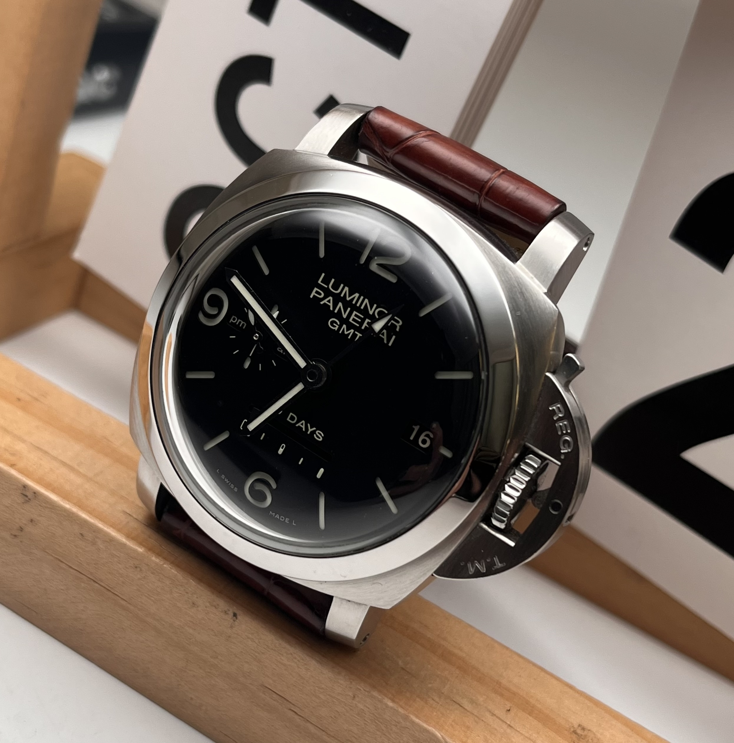 Panerai PAM00270 detail 3