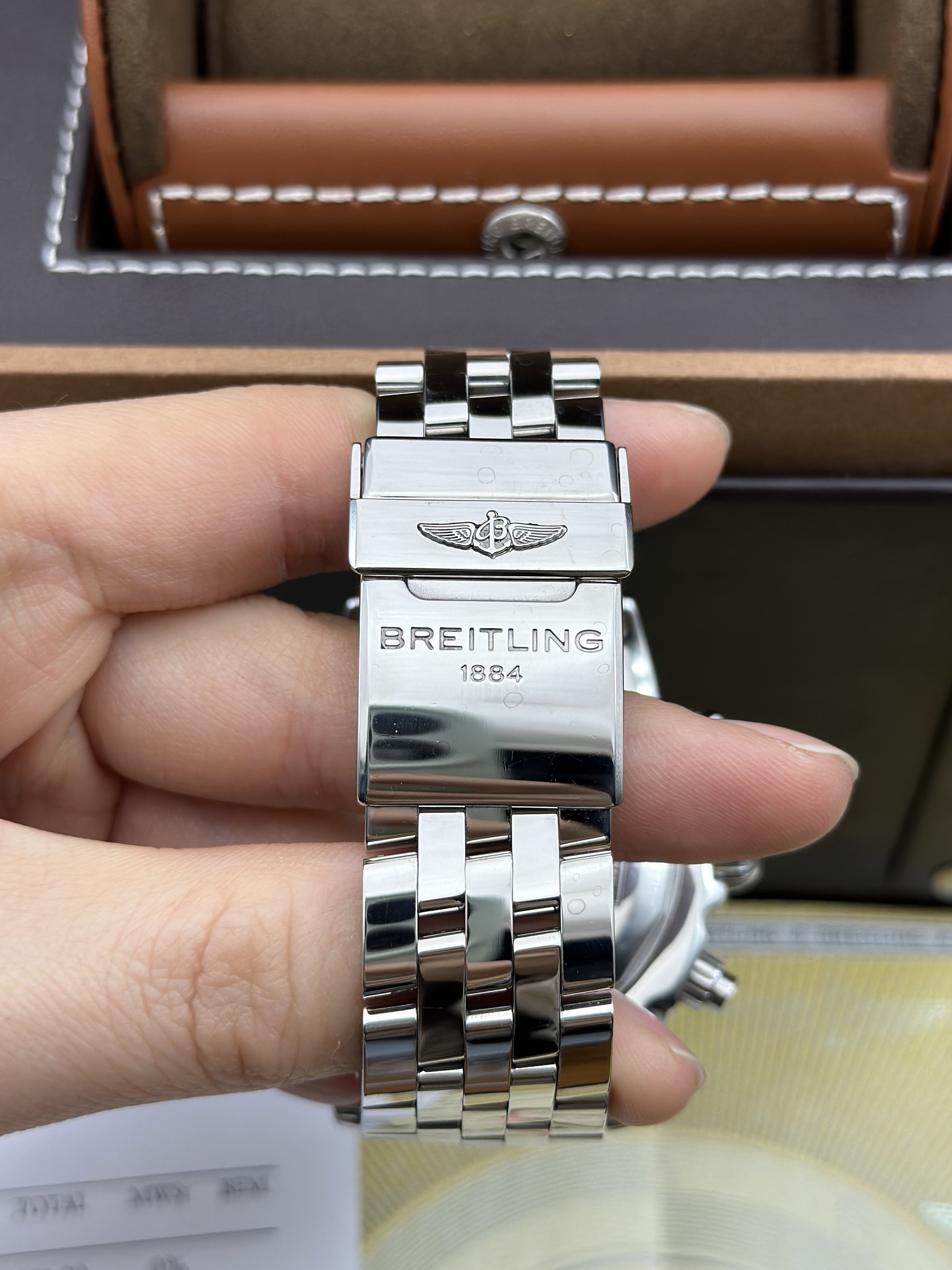 Breitling AB011012.B967.375A detail 3