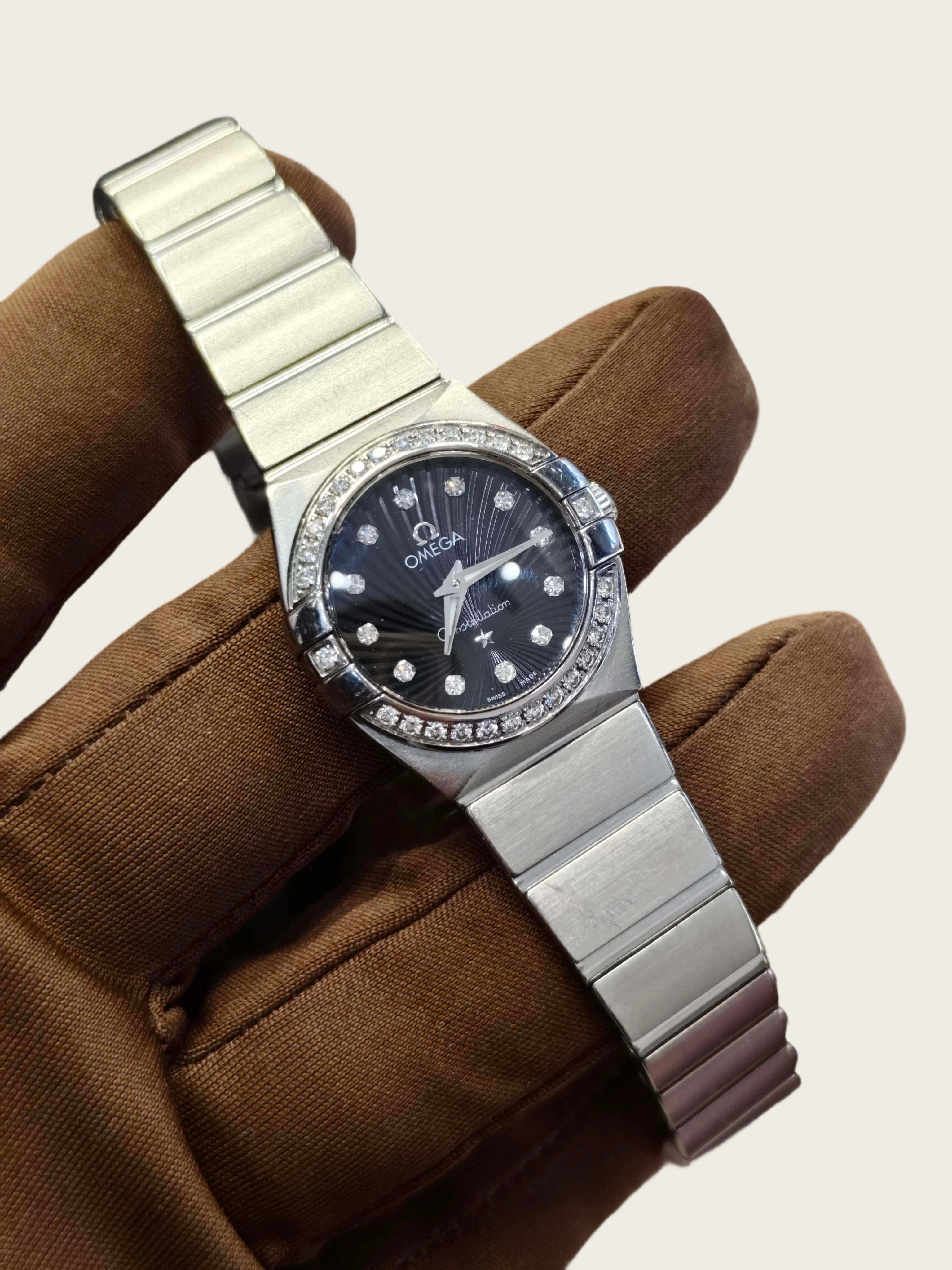 Omega 123.15.24.60.51.002 detail 5