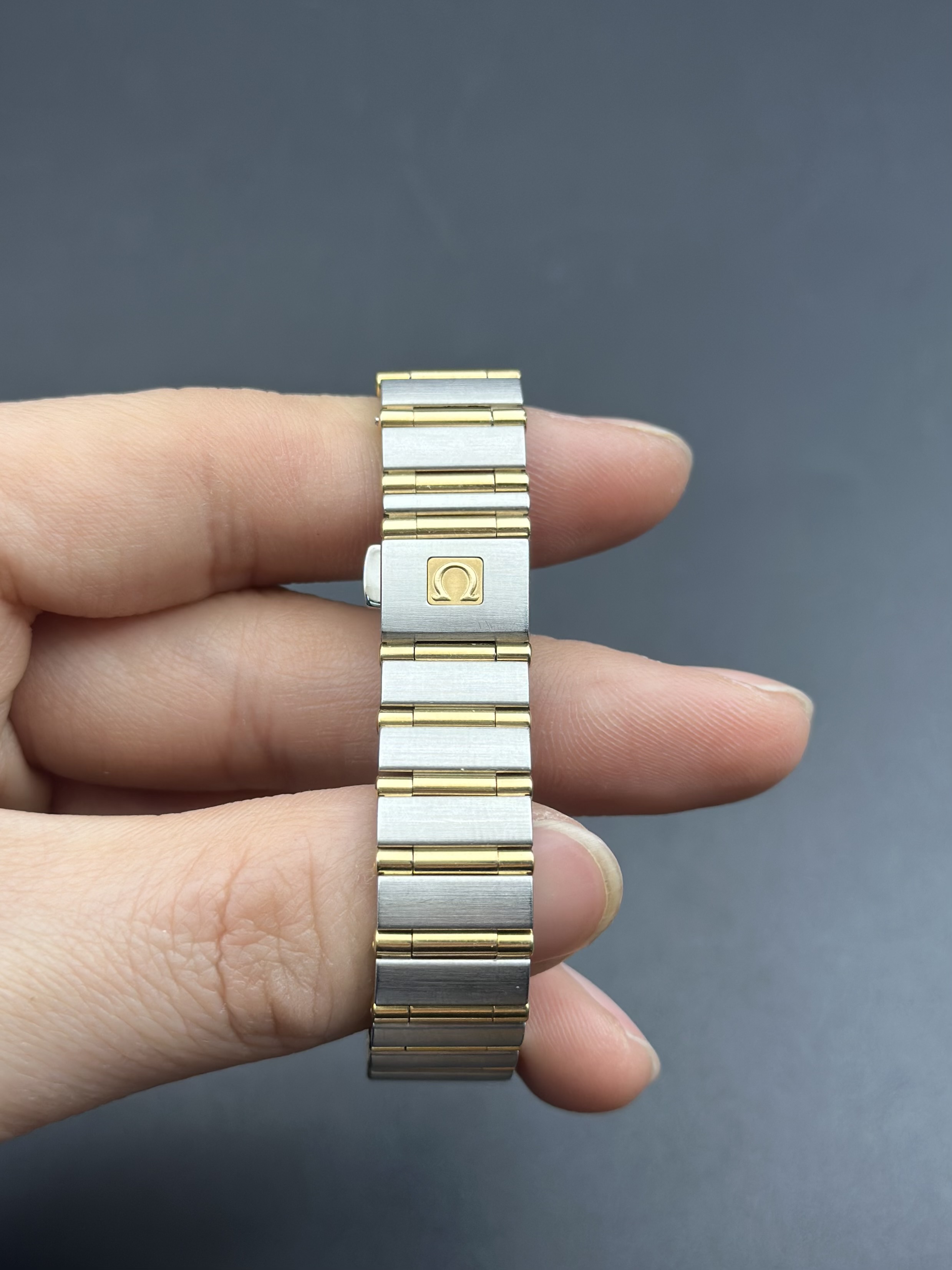 Omega 1262.15.00 detail 5