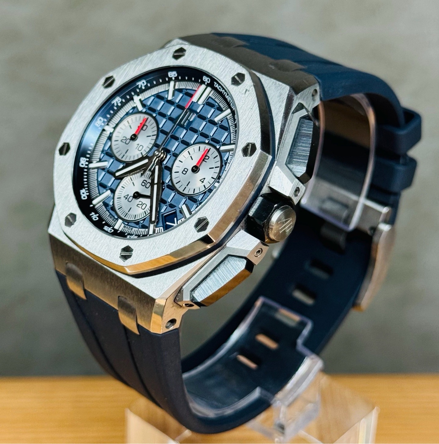 Audemars Piguet 26420TI.OO.A027CA.01 detail 1