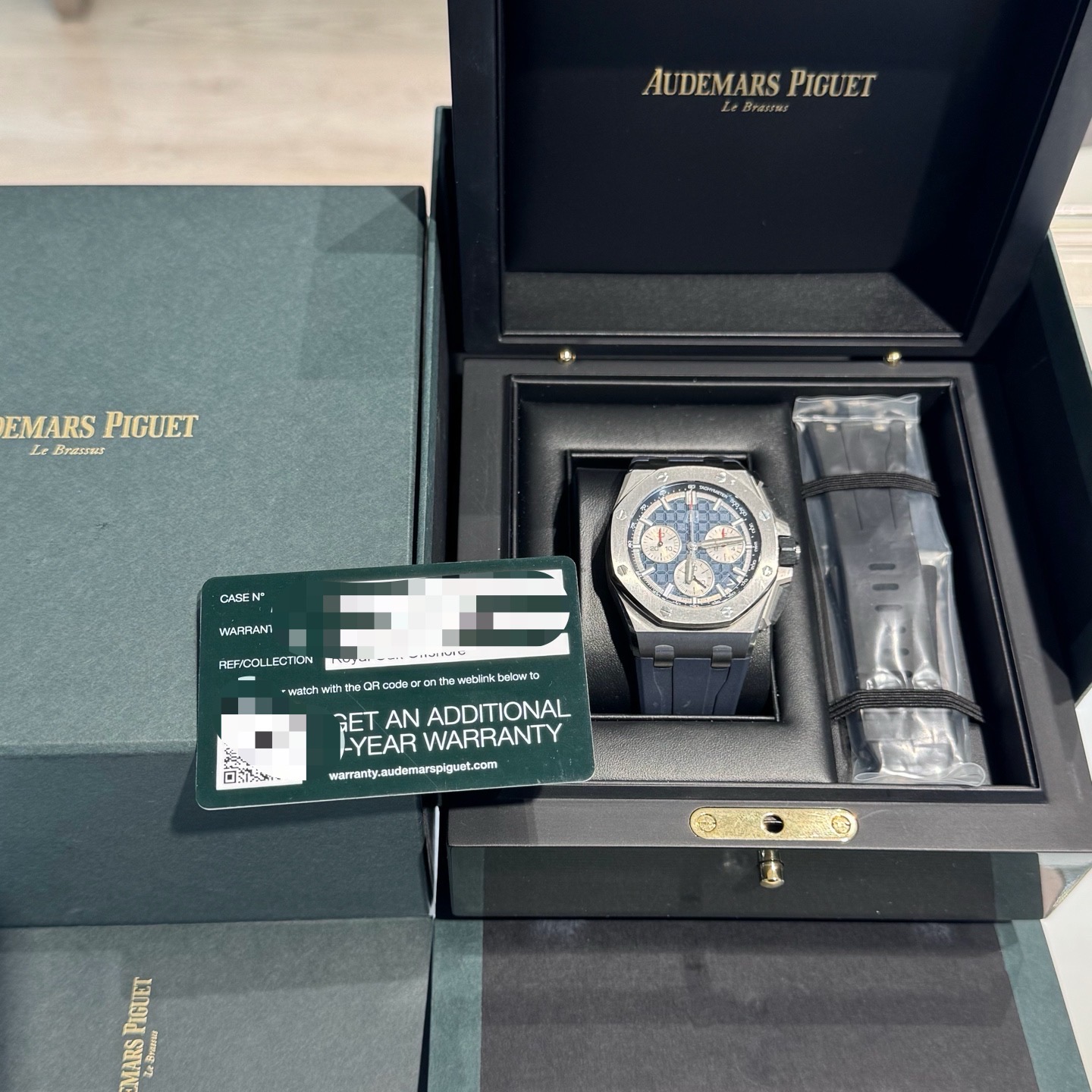Audemars Piguet 26420TI.OO.A027CA.01 detail 2