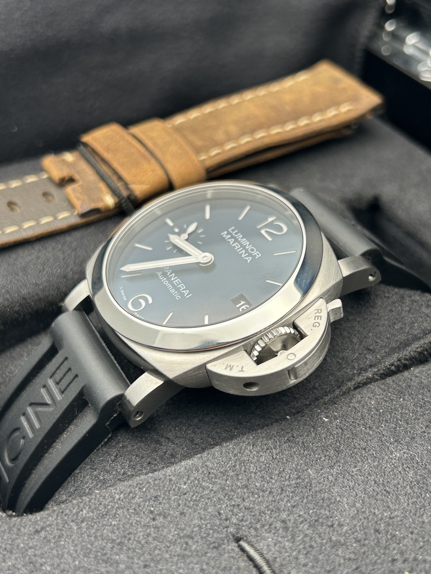 Panerai pam01270 detail 1